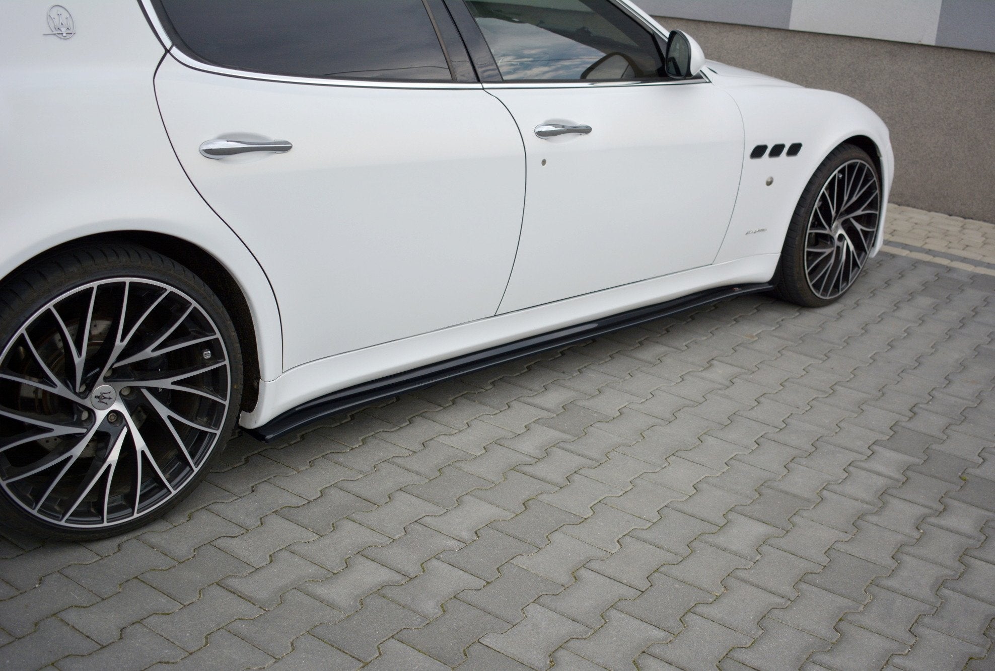 Maxton Design Street+ Seitenschweller Leisten passend für Maserati Quattroporte Mk5 Facelift schwarz Hochglanz