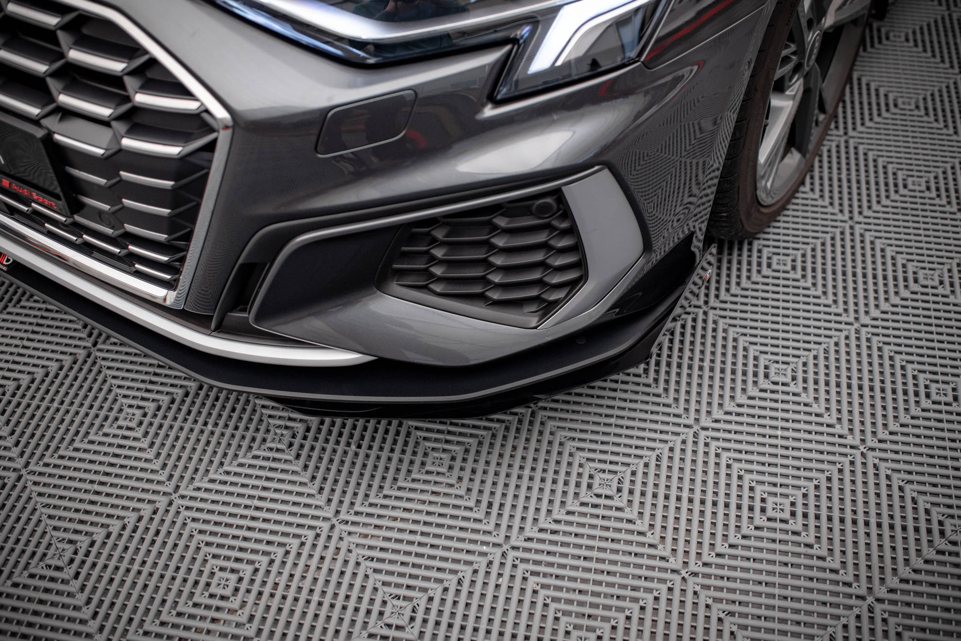 Maxton Design Street Pro Street+ Spoilerlippe Front Ansatz passend für + Flaps passend für + Flaps Audi S3 / A3 S-Line 8Y schwarz Hochglanz