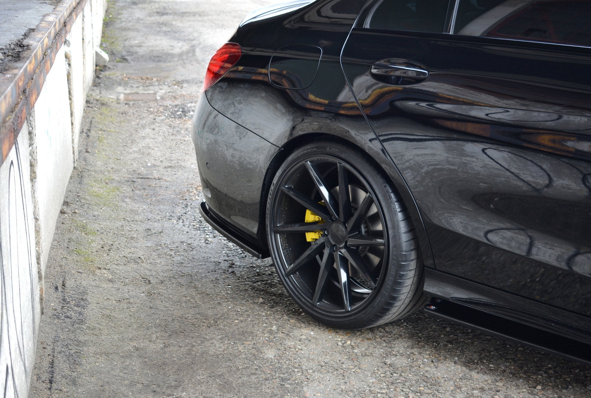 Maxton Design Heck Ansatz Flaps Diffusor passend für Mercedes-AMG C 43 Limousine W205 Facelift schwarz Hochglanz