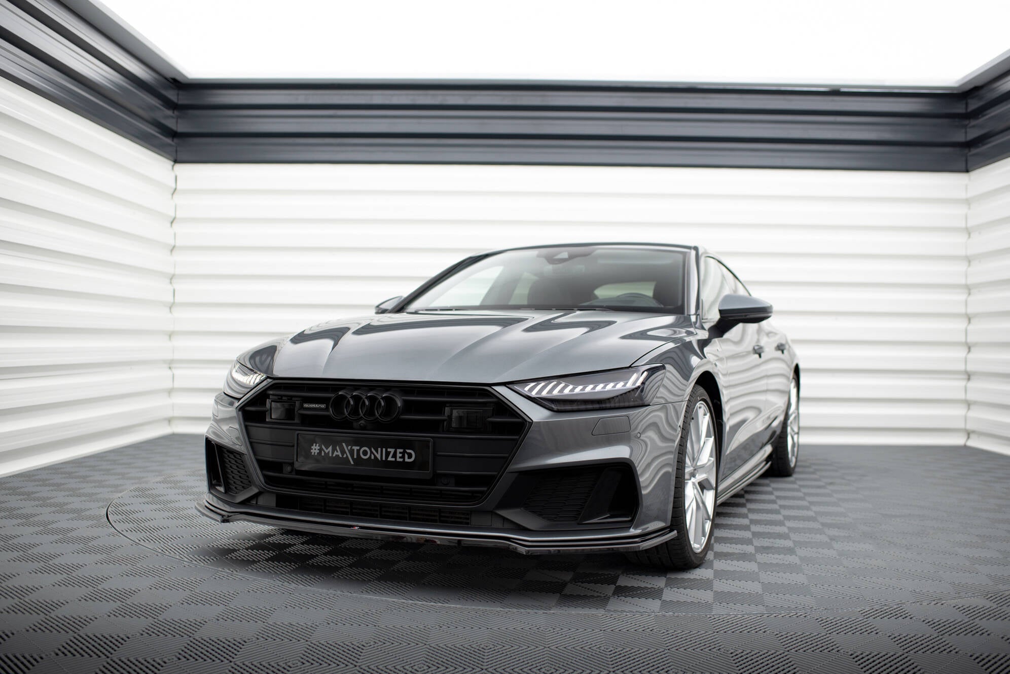 Maxton Design Street+ Spoilerlippe Front Ansatz V.1 passend für Audi A7 S-Line C8 / S7 C8 / C8 Facelift / S7 Facelift schwarz Hochglanz