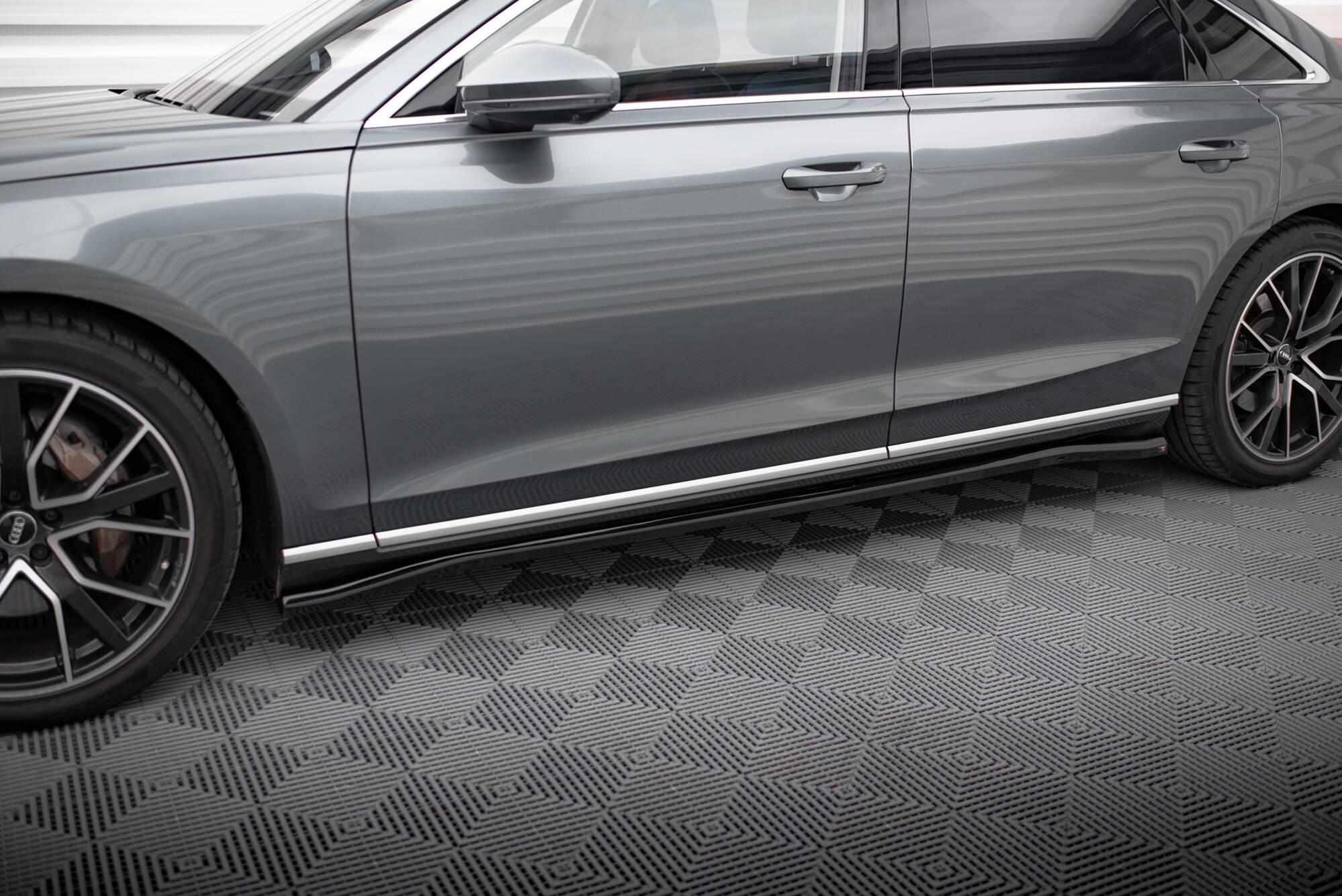 Maxton Design Street+ Seitenschweller Leisten passend für Audi A8 D5 schwarz Hochglanz