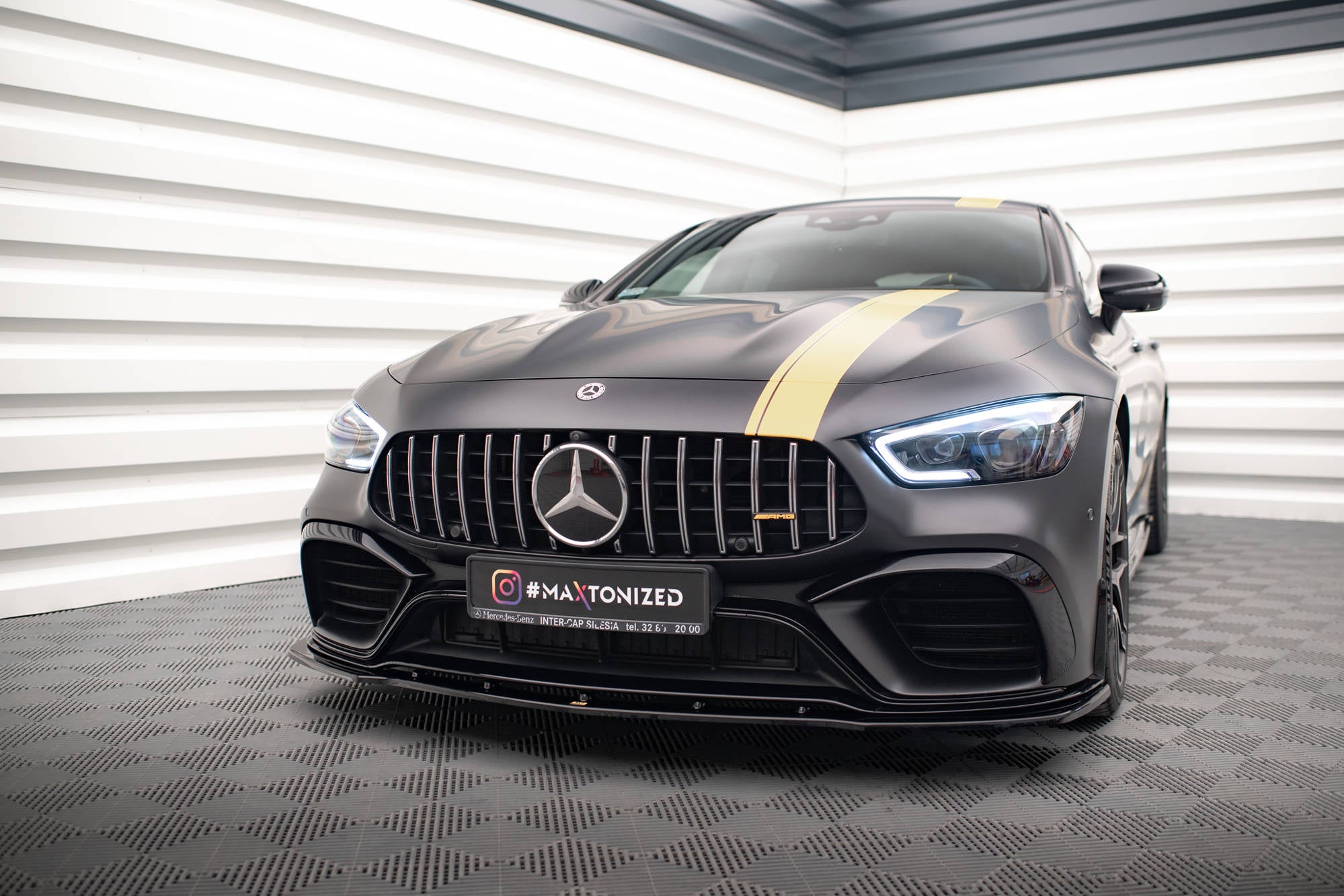 Maxton Design Street+ Spoilerlippe Front Ansatz V.2 passend für Mercedes-AMG GT 63S 4 Door Coupe Aero X290 schwarz Hochglanz