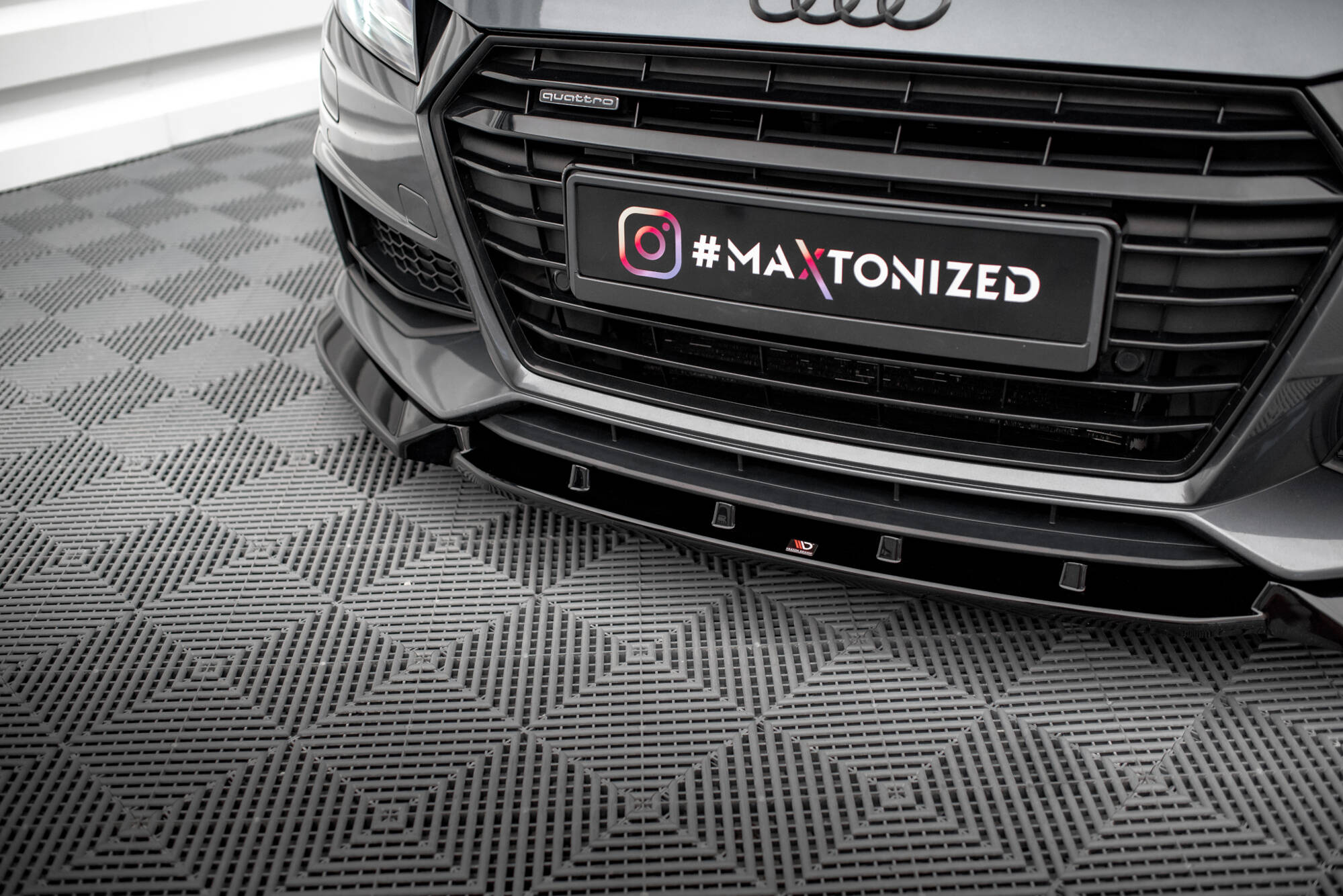 Maxton Design Street+ Spoilerlippe Front Ansatz V.2 passend für Audi TT S / S-Line 8S schwarz Hochglanz