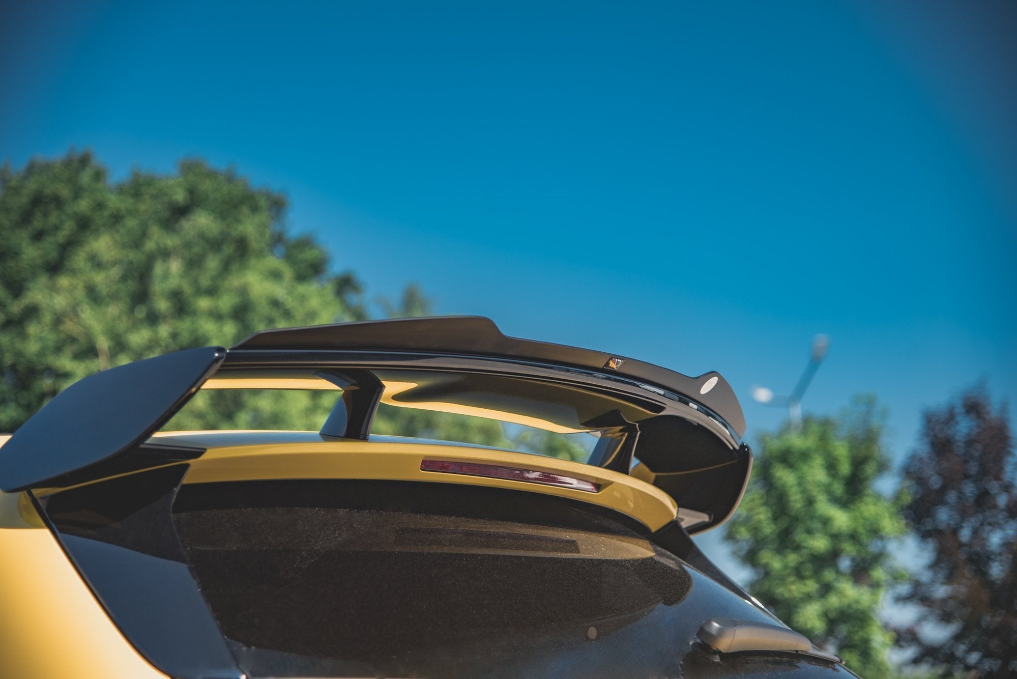 Maxton Design Spoiler CAP passend für Mercedes-AMG A 45 S W177 schwarz Hochglanz