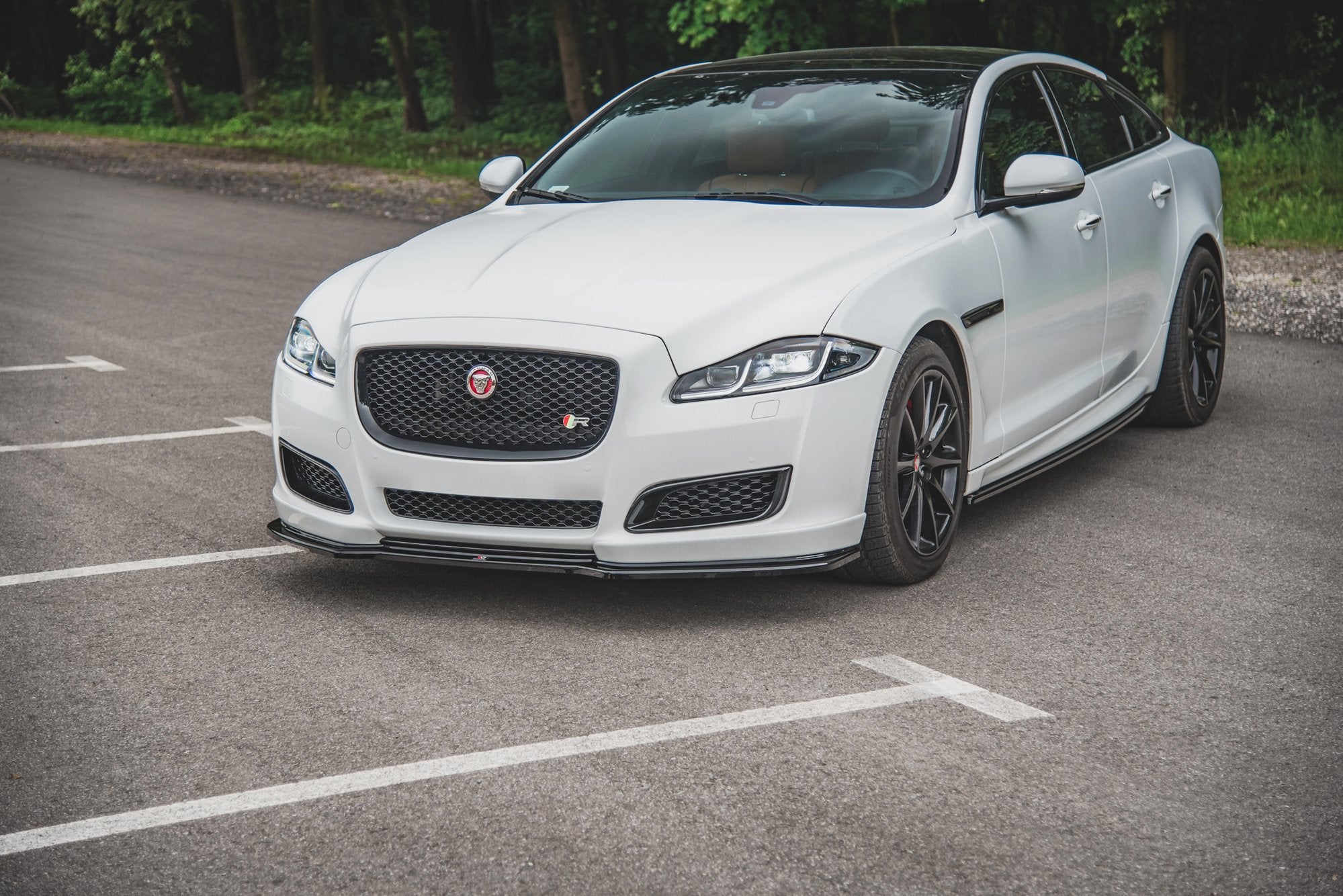 Maxton Design Street+ Spoilerlippe Front Ansatz passend für Jaguar XJ R-Sport X351 Facelift schwarz Hochglanz