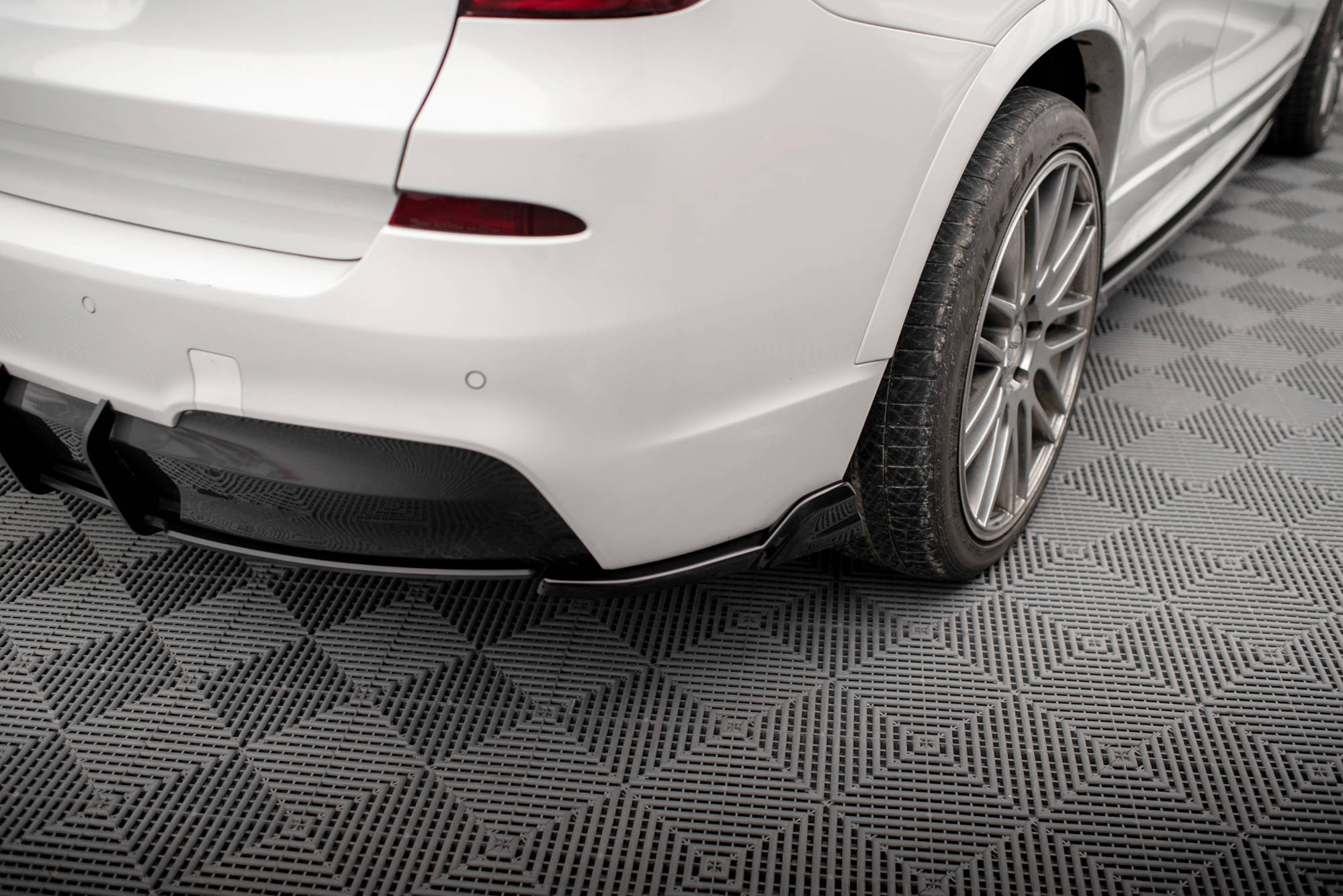 Maxton Design Heck Ansatz Flaps Diffusor passend für BMW X3 M-Paket F25 schwarz Hochglanz
