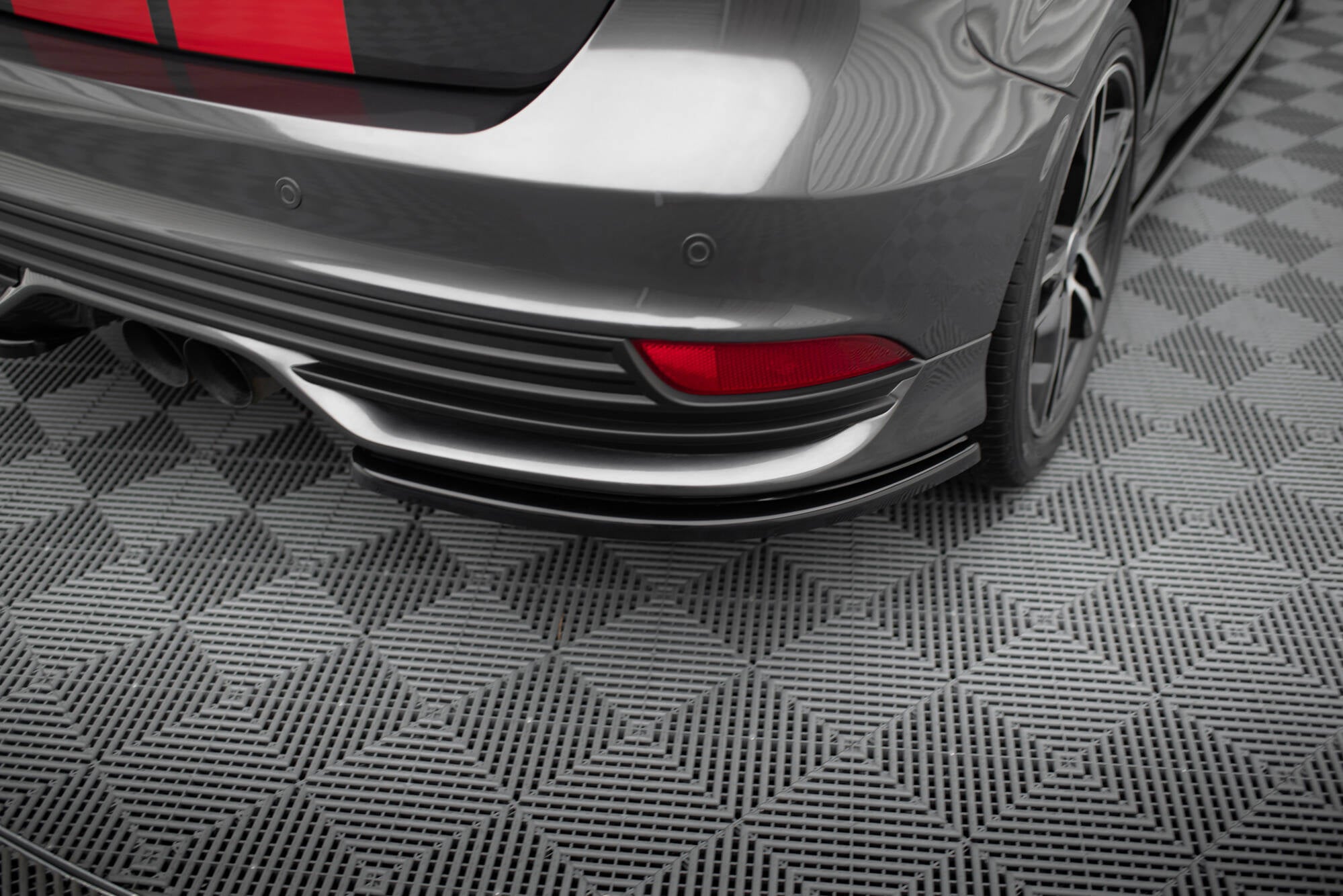 Maxton Design Heck Ansatz Flaps Diffusor passend für Ford Focus ST Mk3 FL schwarz Hochglanz