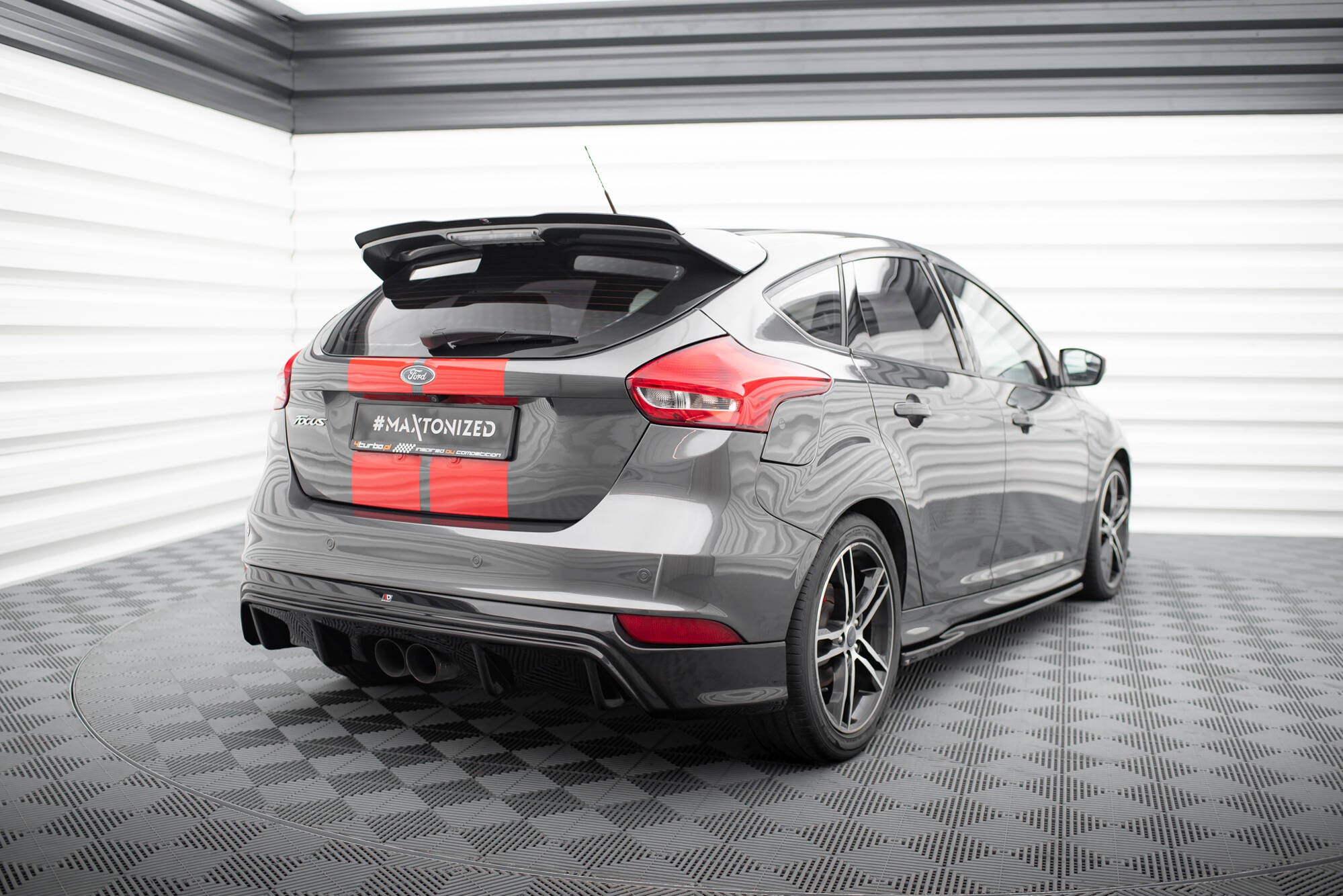 Maxton Design Diffusor Heck Ansatz passend für Ford Focus ST Mk3 Facelift (RS-Look) schwarz Hochglanz