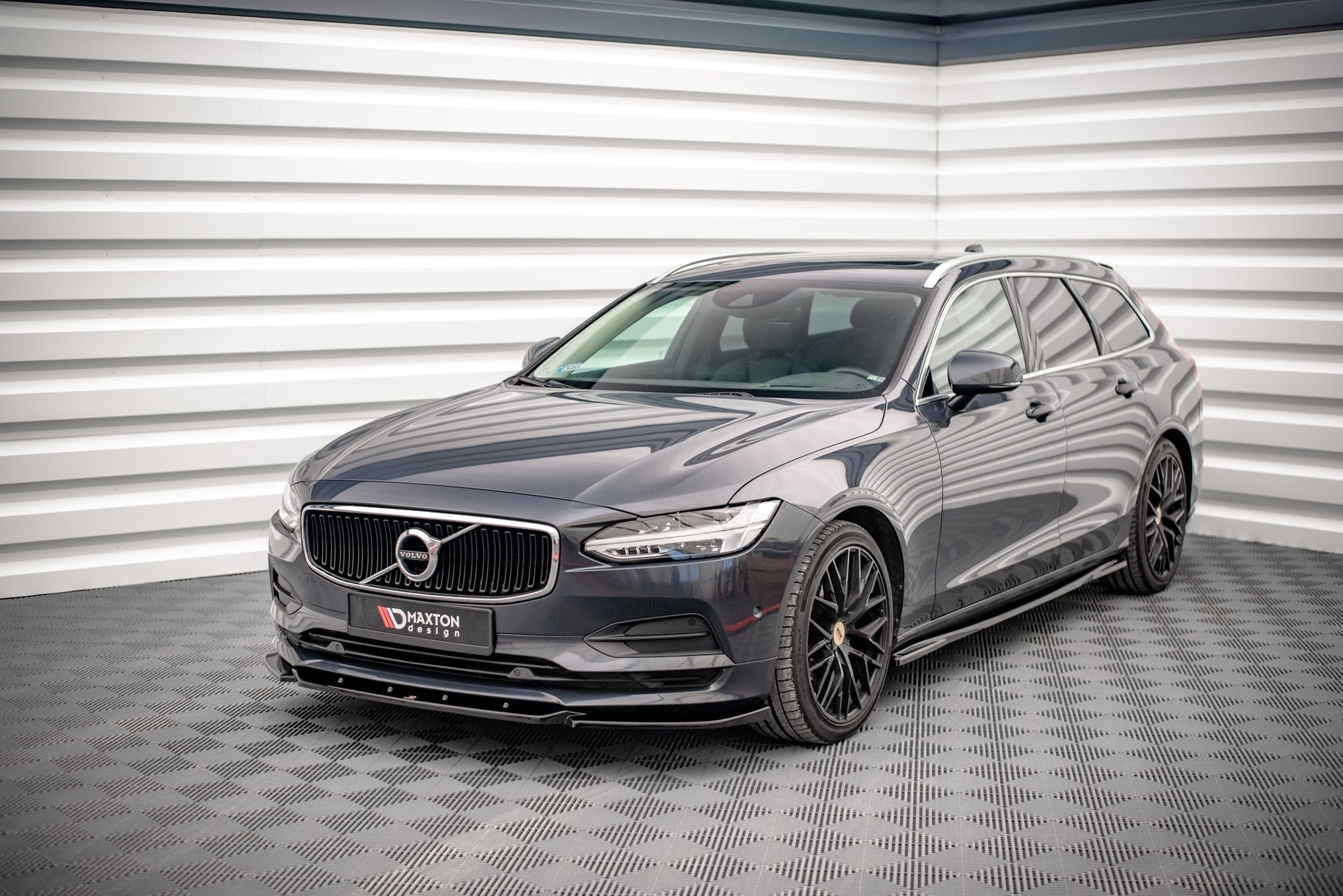 Maxton Design Street+ Spoilerlippe Front Ansatz V.1 passend für Volvo V90 Mk2 schwarz Hochglanz