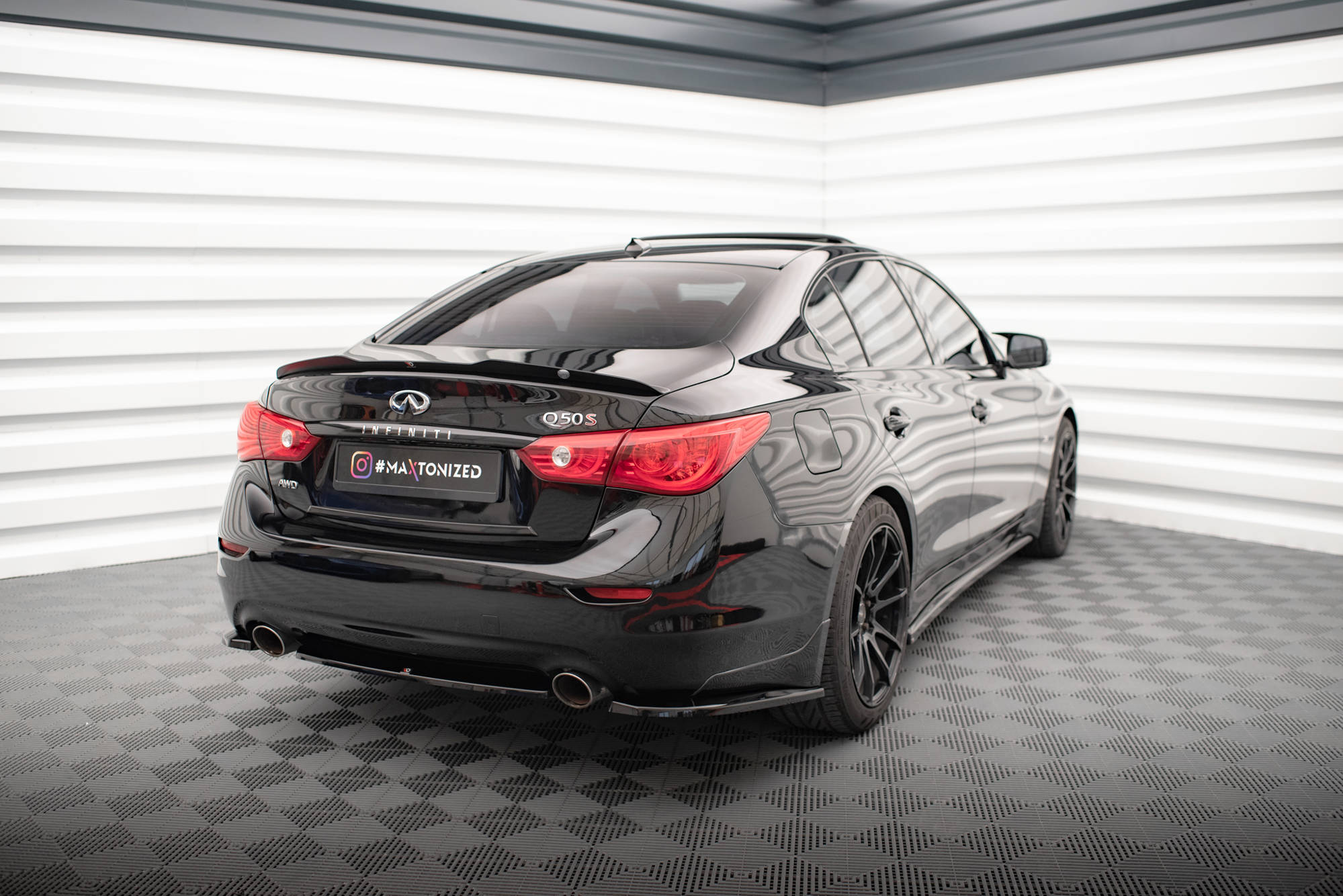 Maxton Design Heck Ansatz Flaps Diffusor V.1 passend für Infiniti Q50 S Mk1 schwarz Hochglanz
