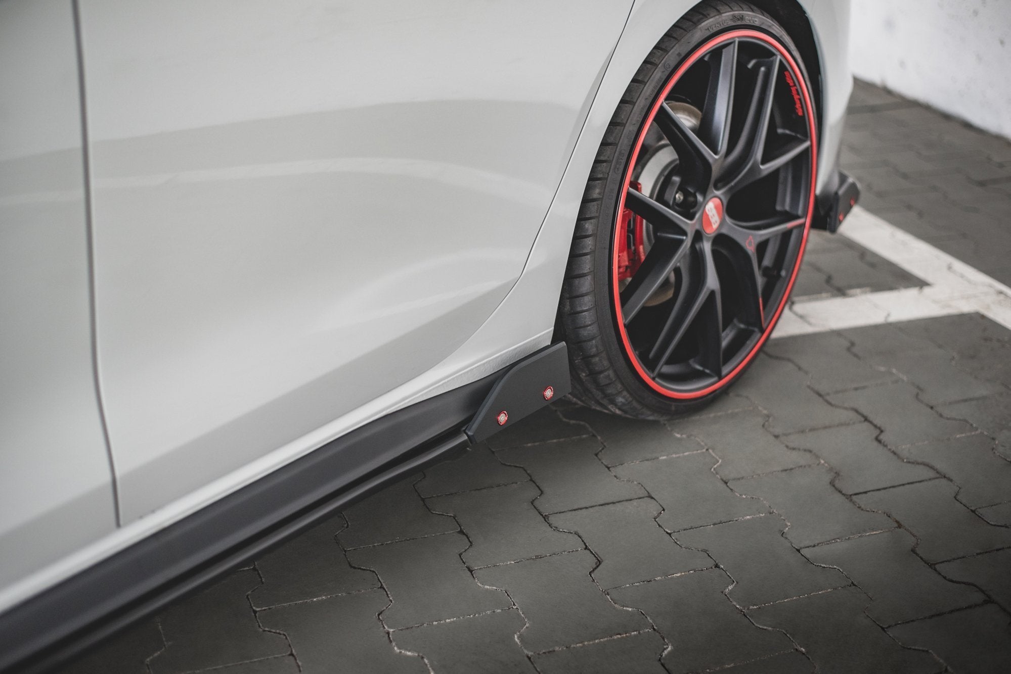 Maxton Design Seitenschweller Ansatz für V.2 für + Flaps Volkswagen Golf 8 GTI / GTI Clubsport