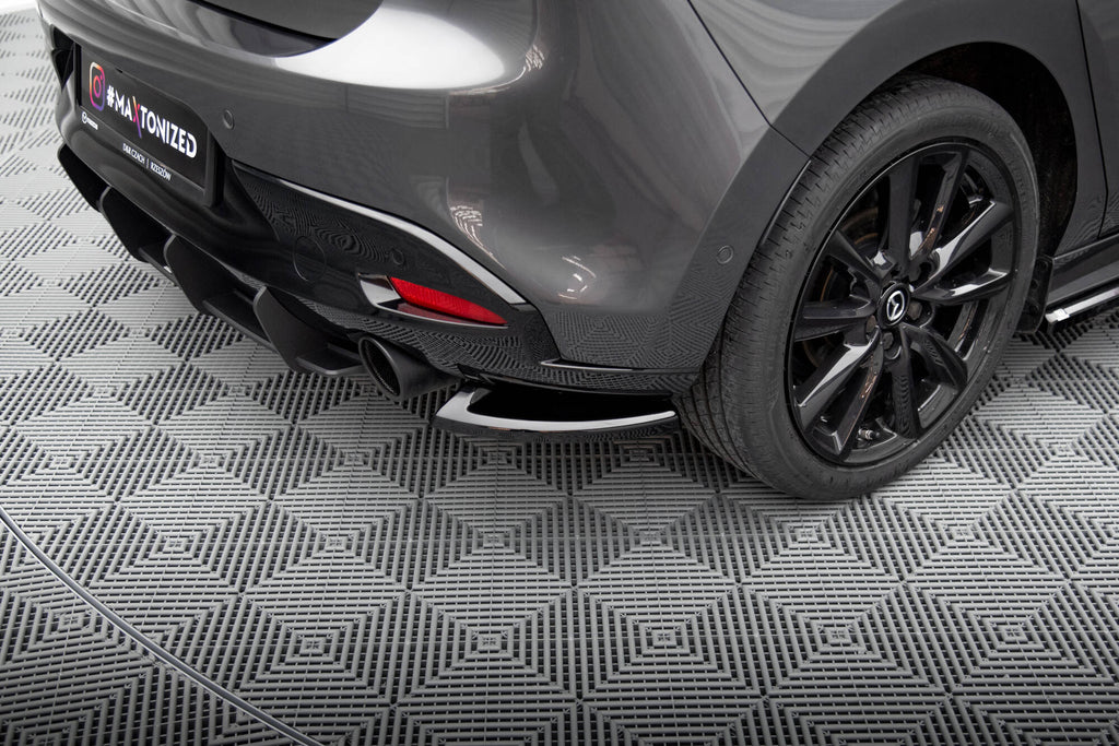 Maxton Design Heck Ansatz Flaps Diffusor passend für Mazda 3 Mk4 schwarz Hochglanz