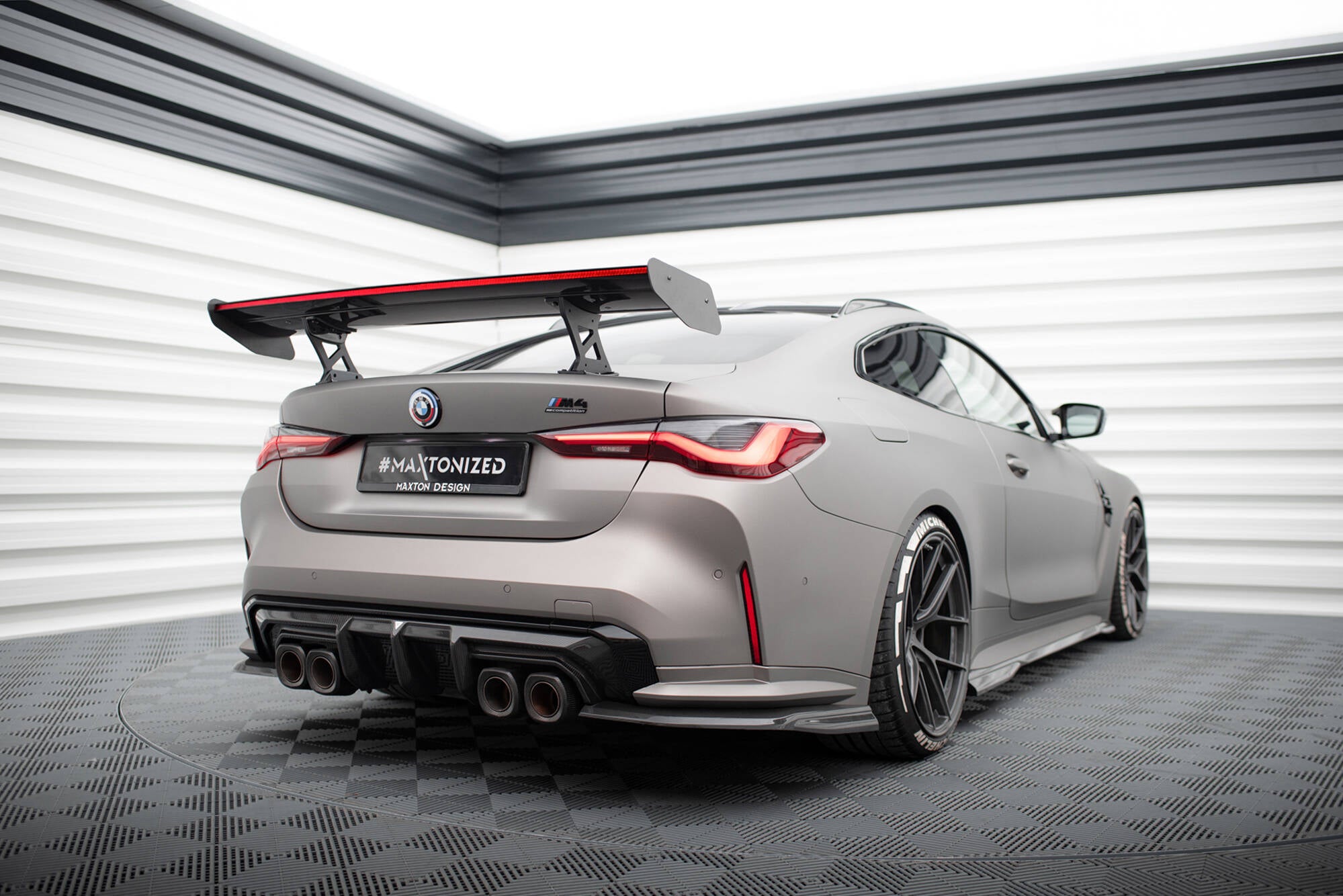 Maxton Design Carbon Spoiler With Internal Brackets Uprights + LED BMW M4 G82 / G82 Facelift / M440i / 4 M-Paket G22 / G22 Facelift für BMW 4er Coupe
