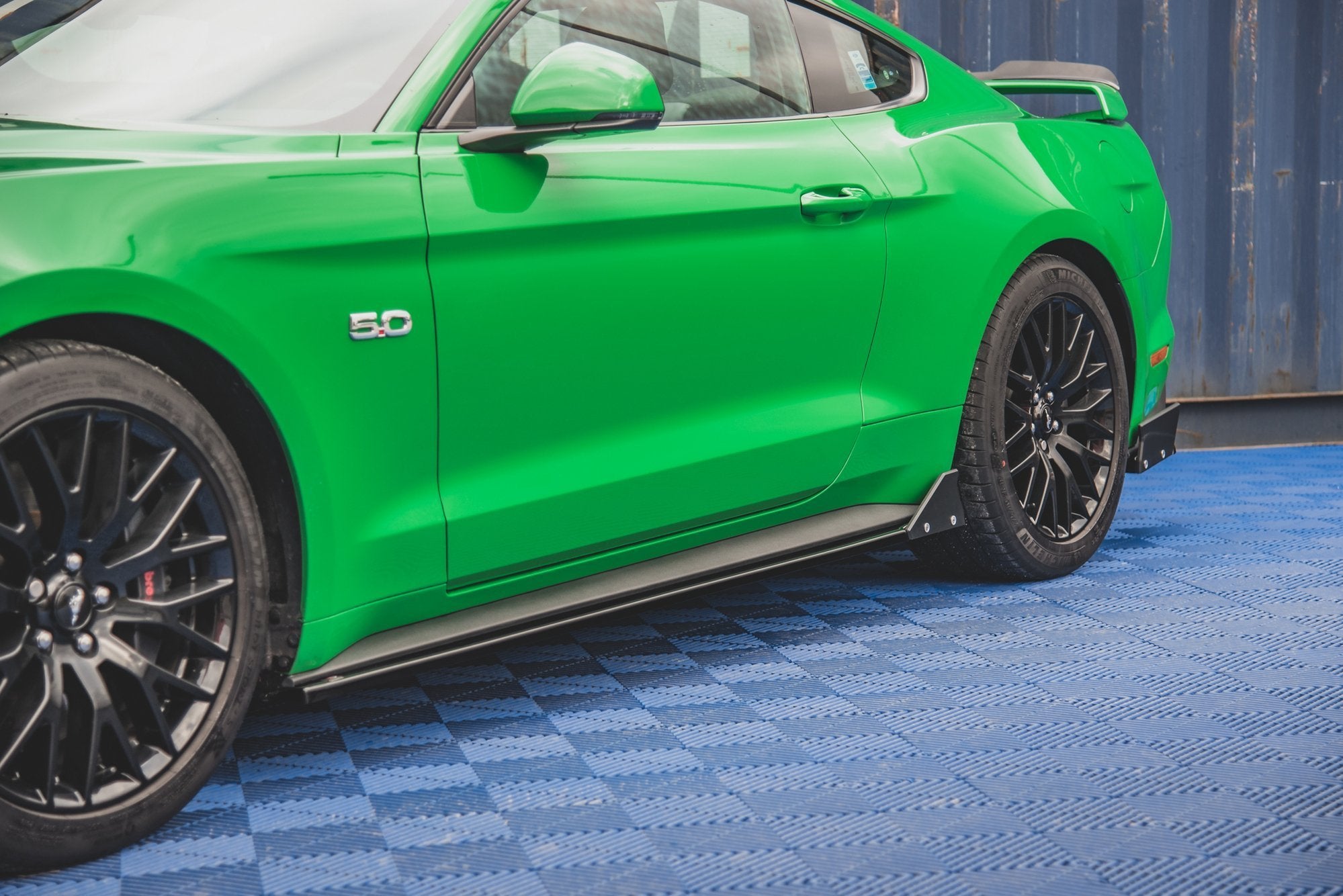 Maxton Design Street+ Seitenschweller Leisten + Flaps passend für Ford Mustang GT Mk6 Facelift