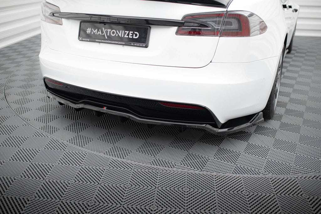 Maxton Design Street+ Mittlerer Diffusor RACE passend für V.1 Tesla Model S Plaid Mk1 Facelift schwarz Hochglanz