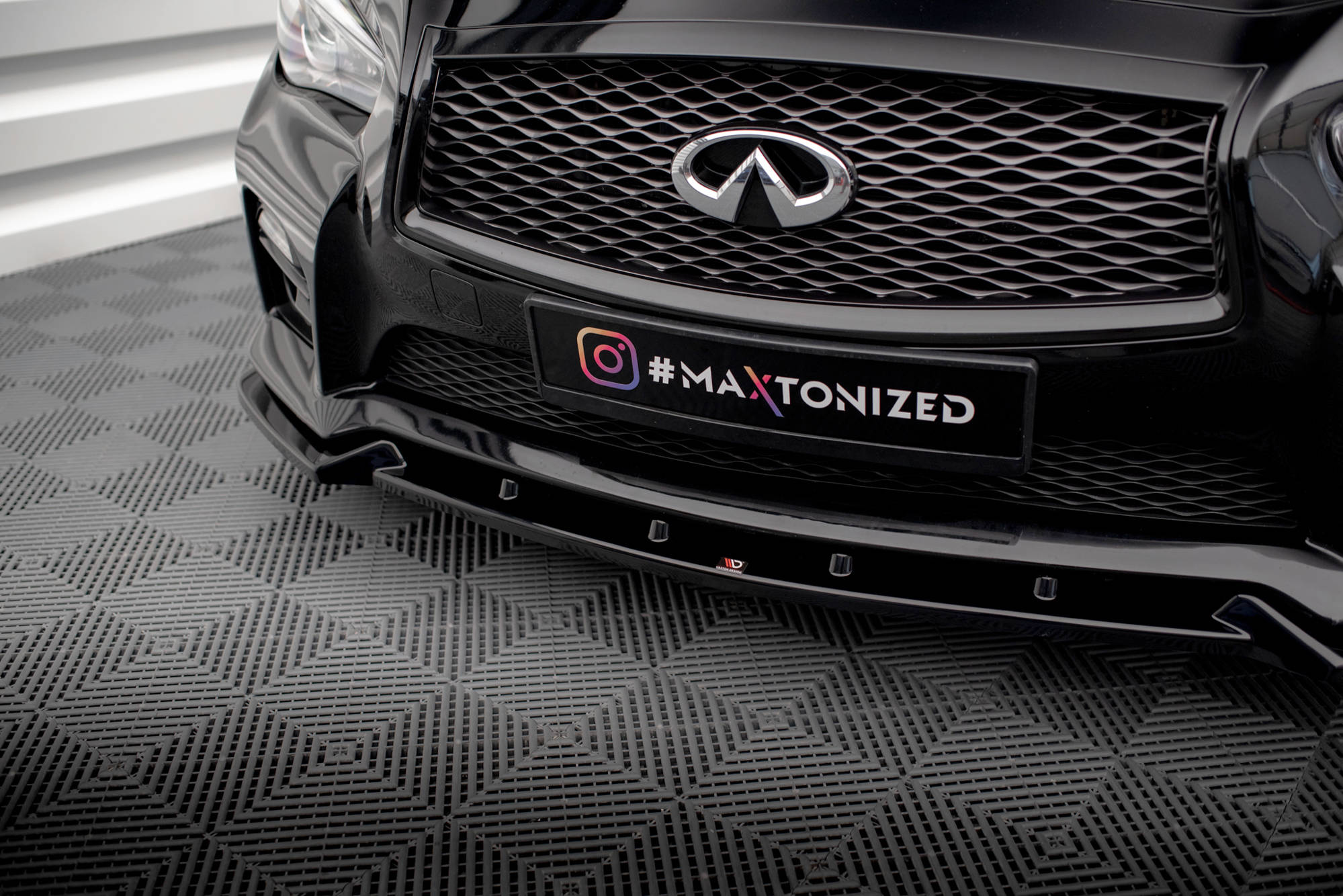 Maxton Design Street+ Spoilerlippe Front Ansatz V.2 passend für Infiniti Q50 S Mk1 schwarz Hochglanz
