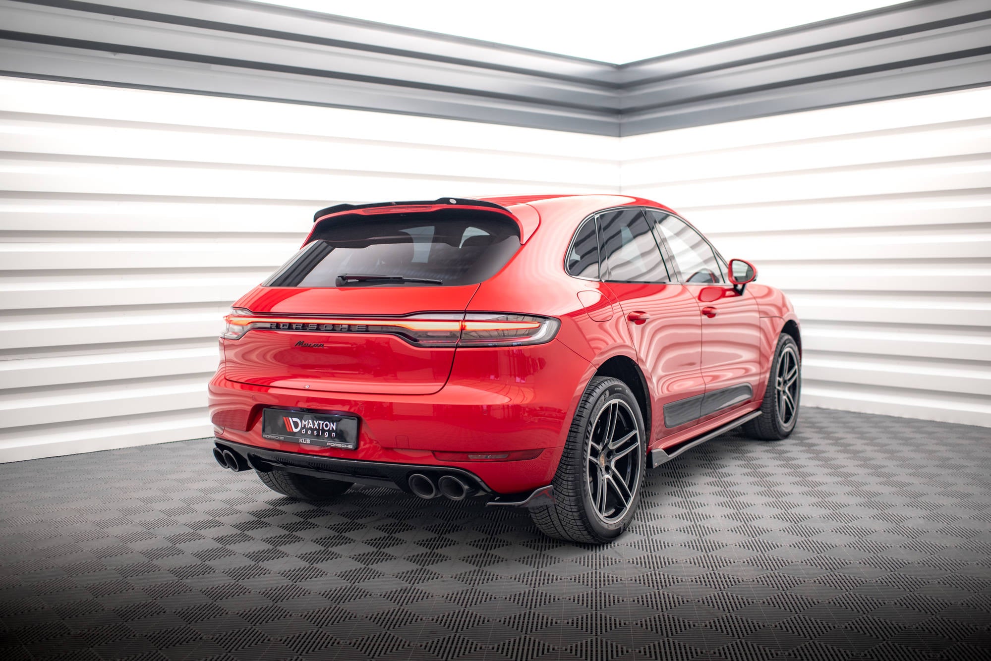 Maxton Design Spoiler CAP passend für Porsche Macan Mk1 schwarz Hochglanz