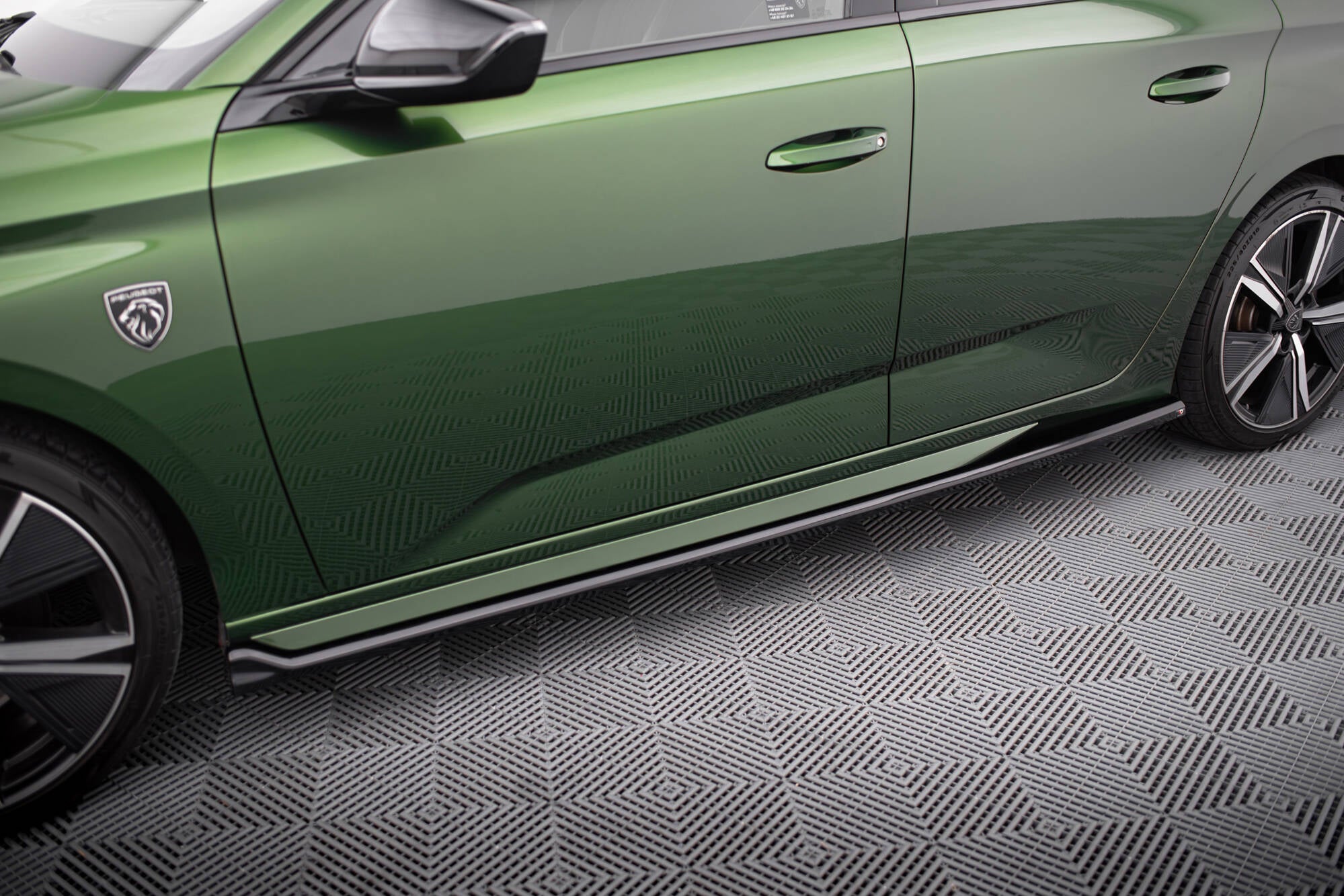 Maxton Design Street+ Seitenschweller Leisten passend für Peugeot 308 GT Hatchback Mk3 schwarz Hochglanz