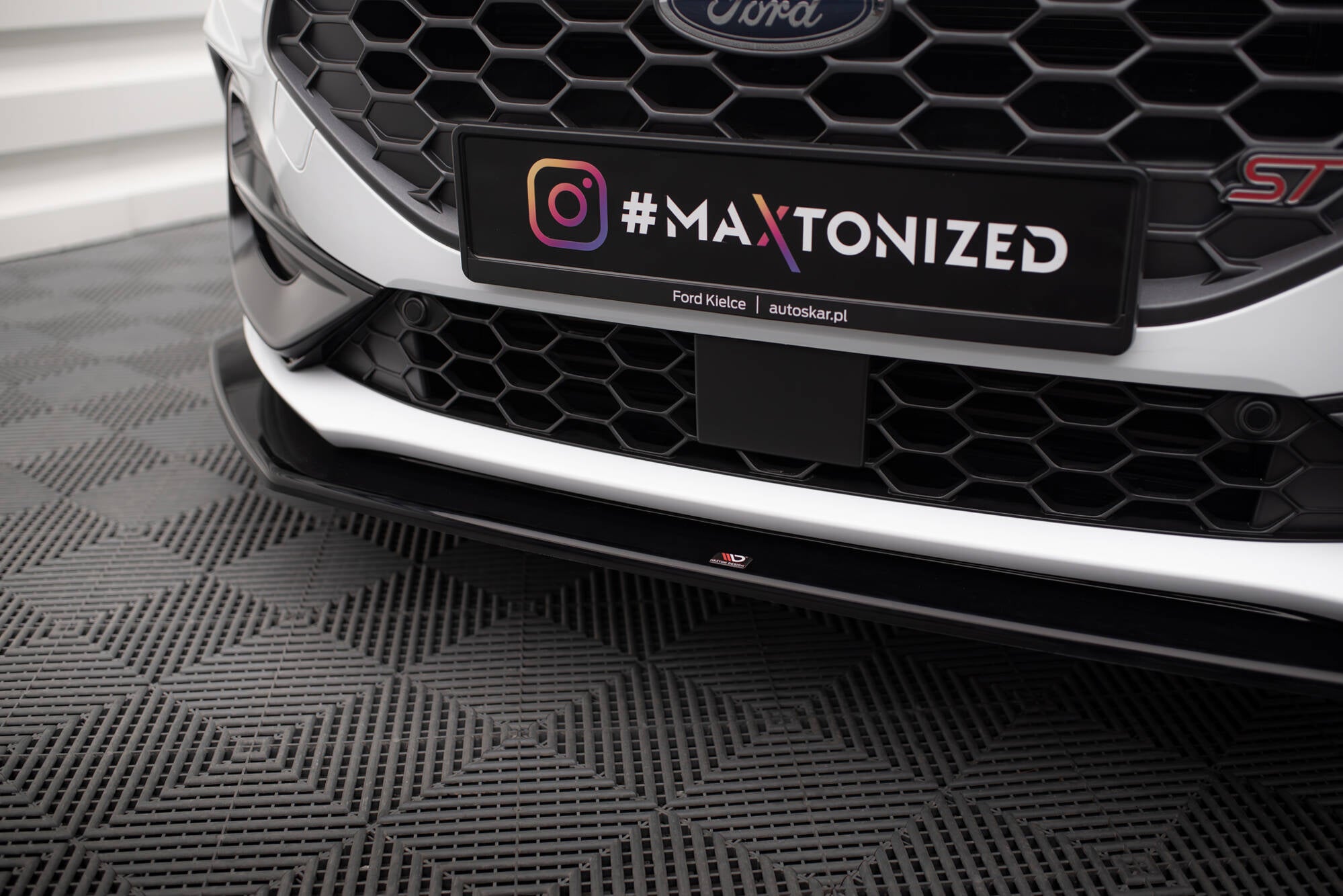 Maxton Design Street+ Spoilerlippe Front Ansatz V.6 passend für Ford Focus ST / ST-Line Mk4 Facelift schwarz Hochglanz