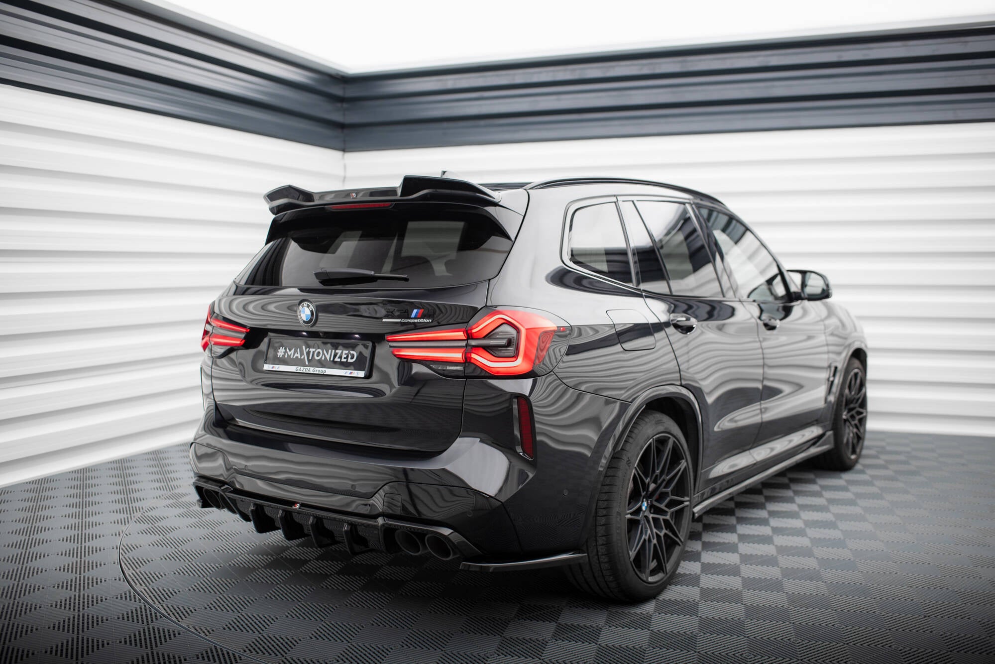Maxton Design Heck Ansatz Flaps Diffusor V.2 passend für BMW X3 M F97 / F97 Facelift schwarz Hochglanz