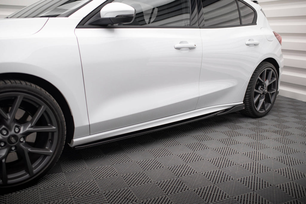 Maxton Design Street+ Seitenschweller Leisten passend für V.4 Ford Focus ST / ST-Line Mk4 Facelift schwarz Hochglanz