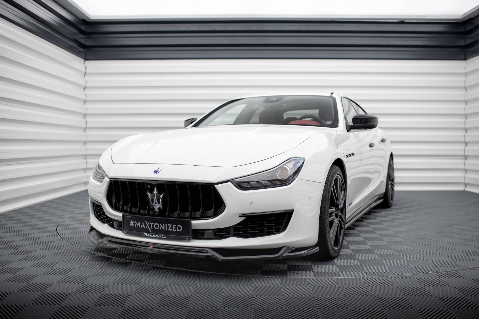 Maxton Design Street+ Spoilerlippe Front Ansatz V.2 passend für Maserati Ghibli Mk3 Facelift schwarz Hochglanz