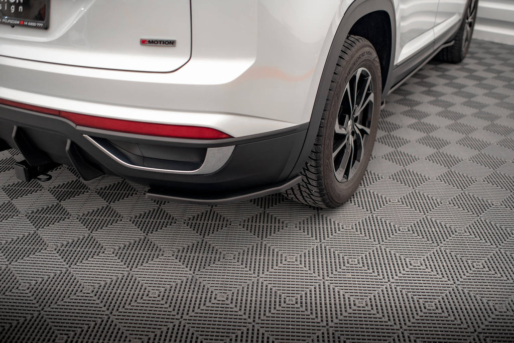 Maxton Design Heck Ansatz Flaps Diffusor passend für VW Atlas Cross schwarz Hochglanz