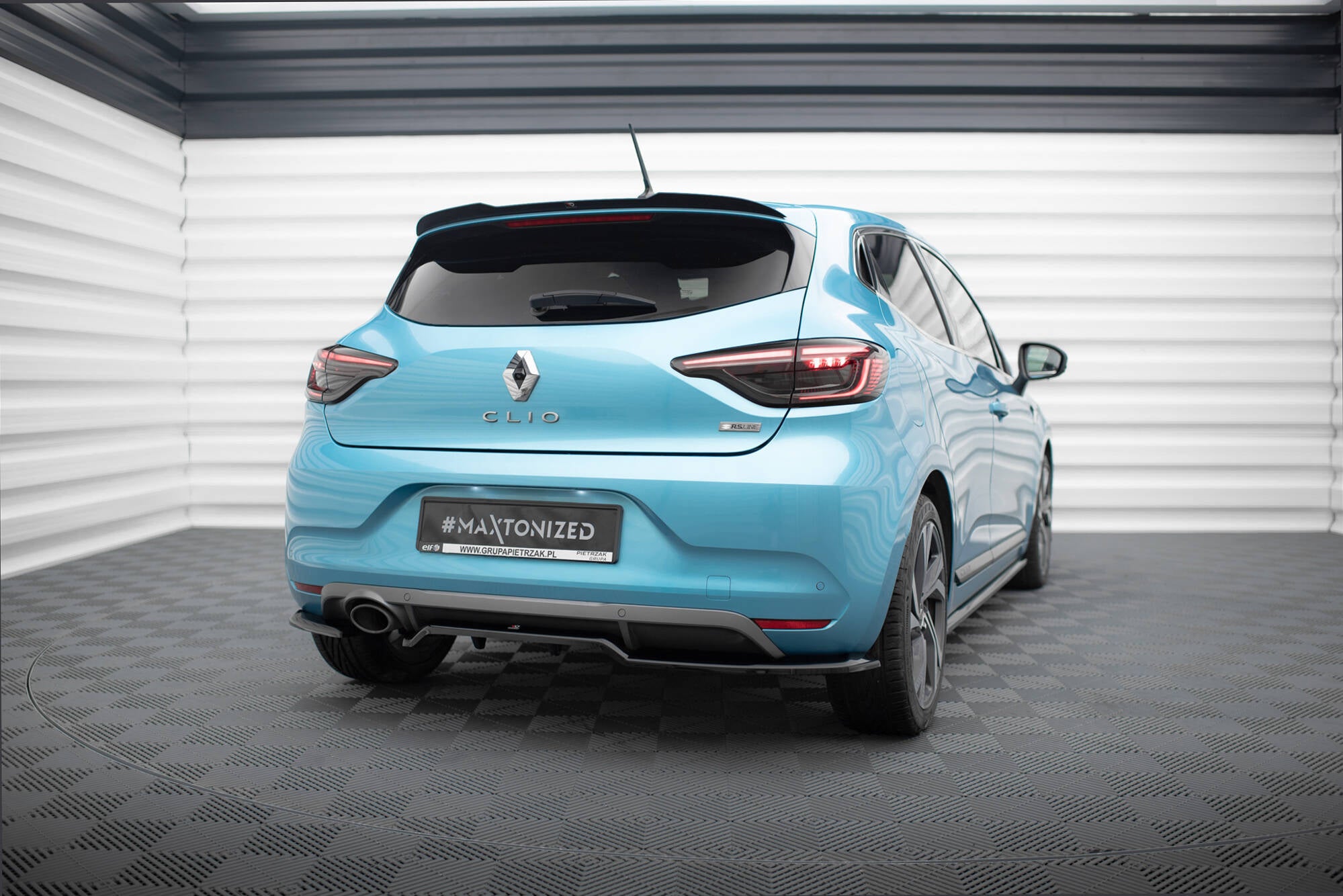 Maxton Design Street+ Mittlerer Diffusor RACE passend für Renault Clio R.S. Line Mk5 schwarz Hochglanz