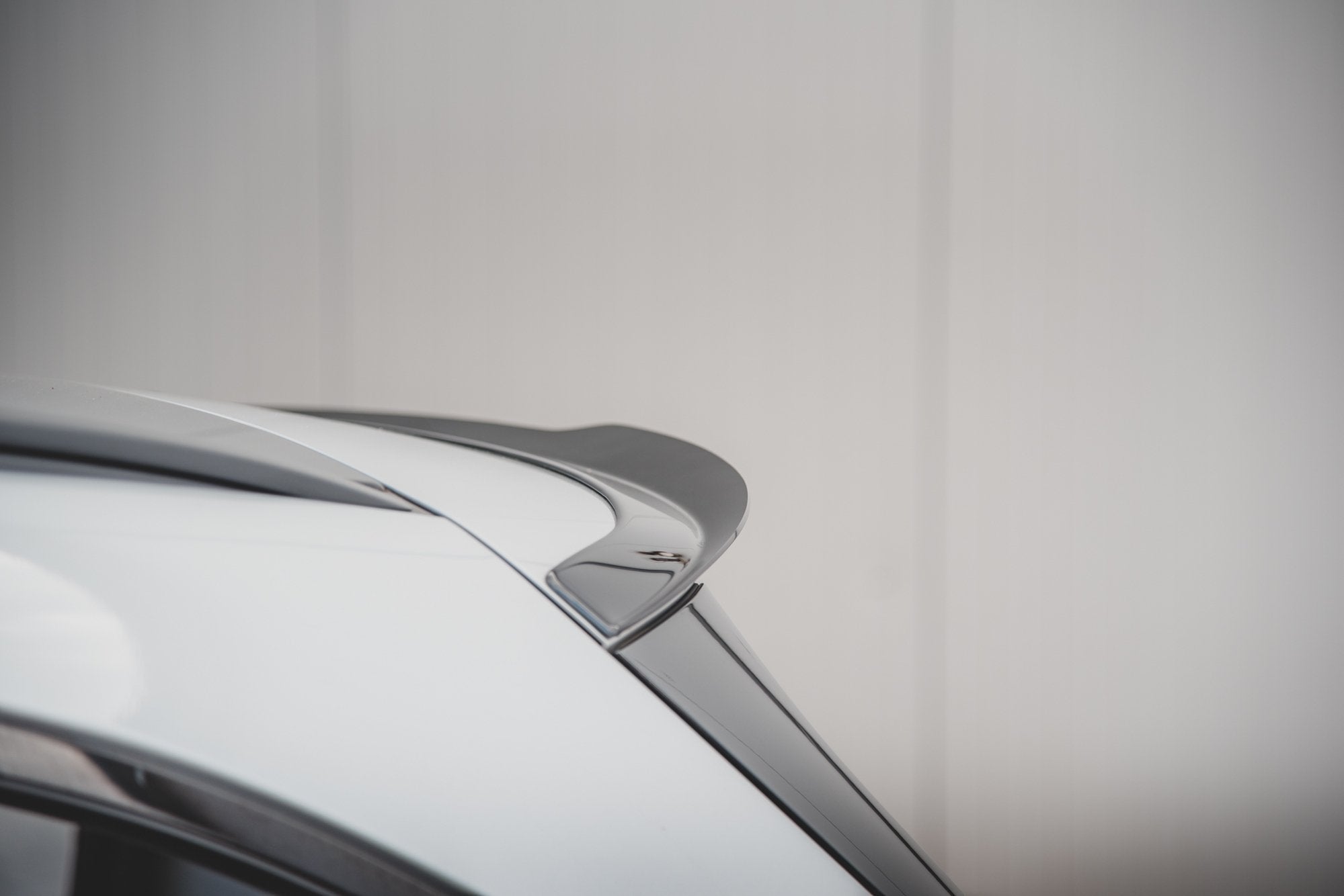 Maxton Design Spoiler CAP V.2 passend für Mercedes-Benz E Kombi S213 schwarz Hochglanz