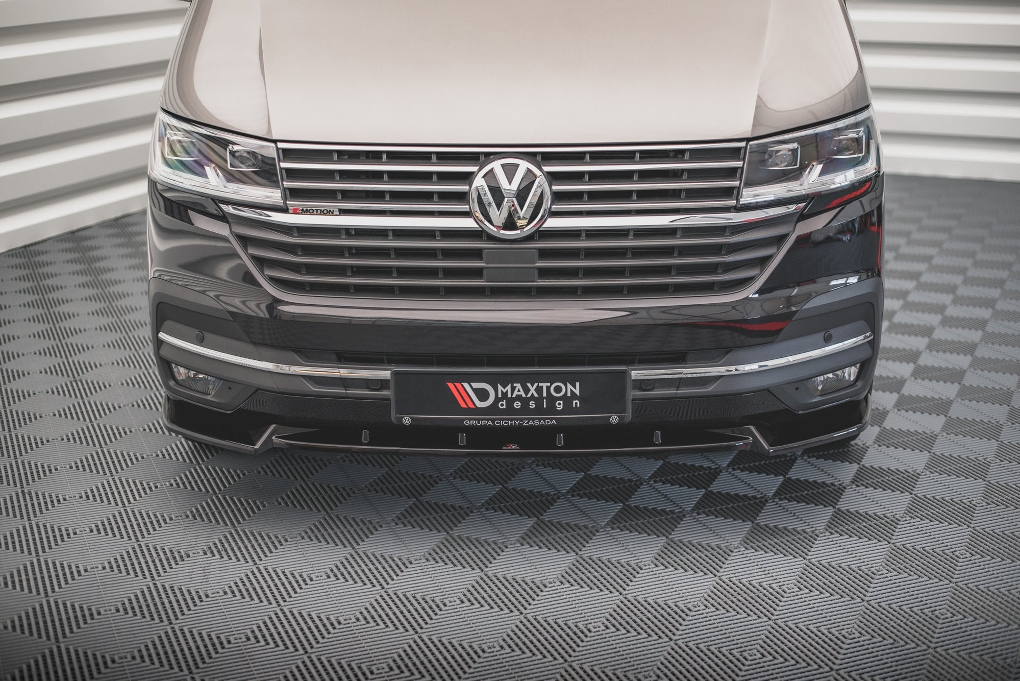 Maxton Design Street+ Spoilerlippe Front Ansatz V.1 passend für VW T6.1 schwarz Hochglanz