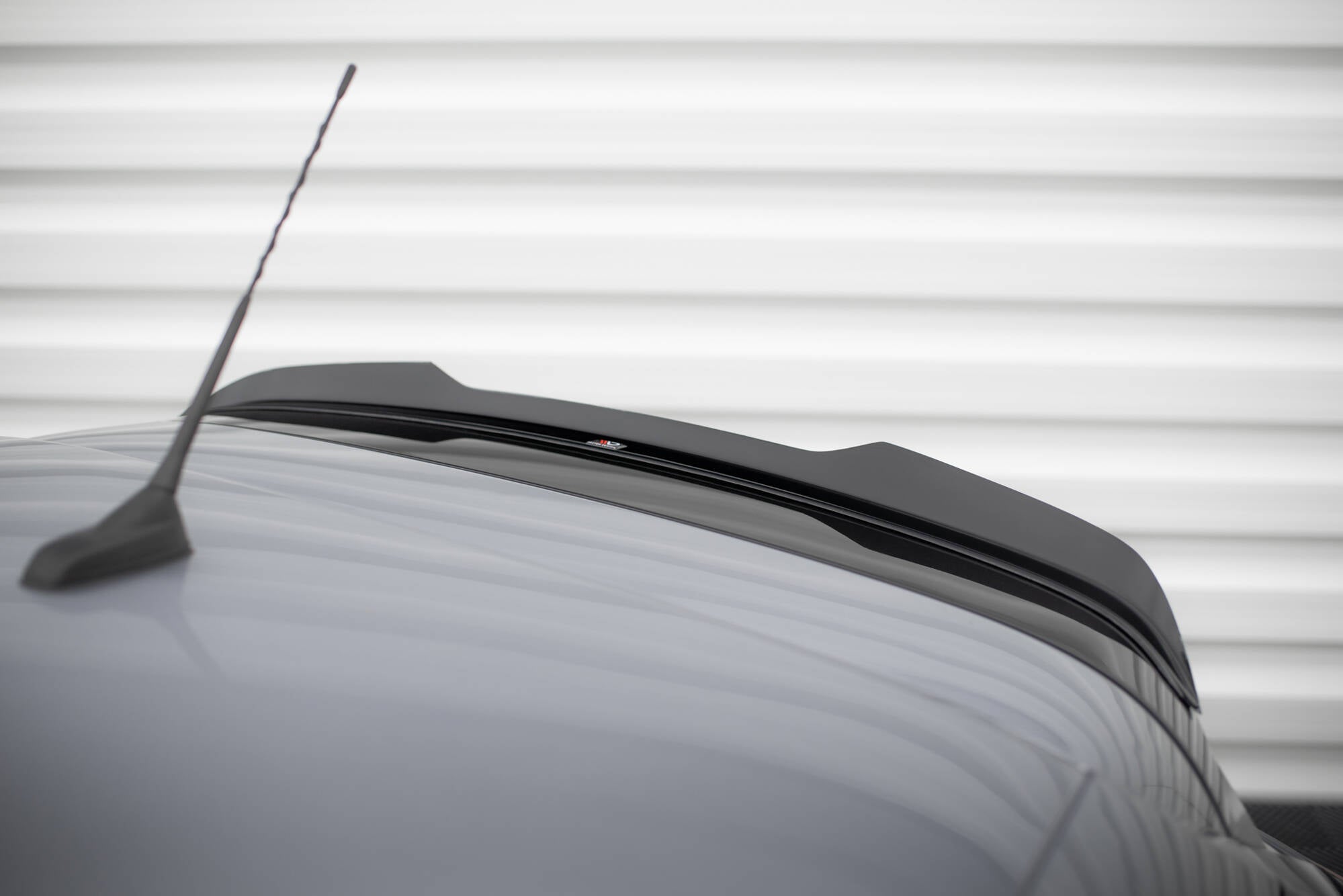 Maxton Design Spoiler CAP passend für Opel Corsa F ( Mk6) schwarz Hochglanz