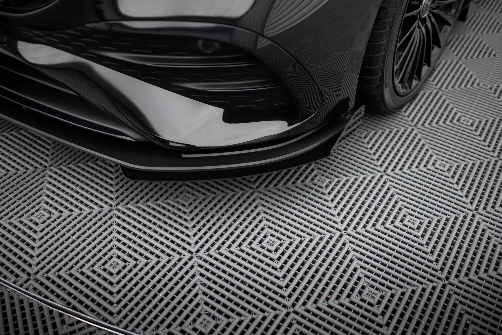 Maxton Design Street Pro Street+ Spoilerlippe Front Ansatz + Flaps passend für Mercedes-AMG A35 W177 Facelift schwarz Hochglanz