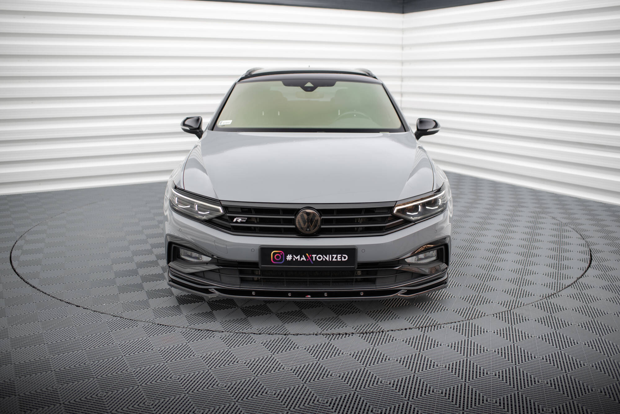 Maxton Design Street+ Spoilerlippe Front Ansatz V.2 passend für VW Passat R-Line B8 Facelift schwarz Hochglanz