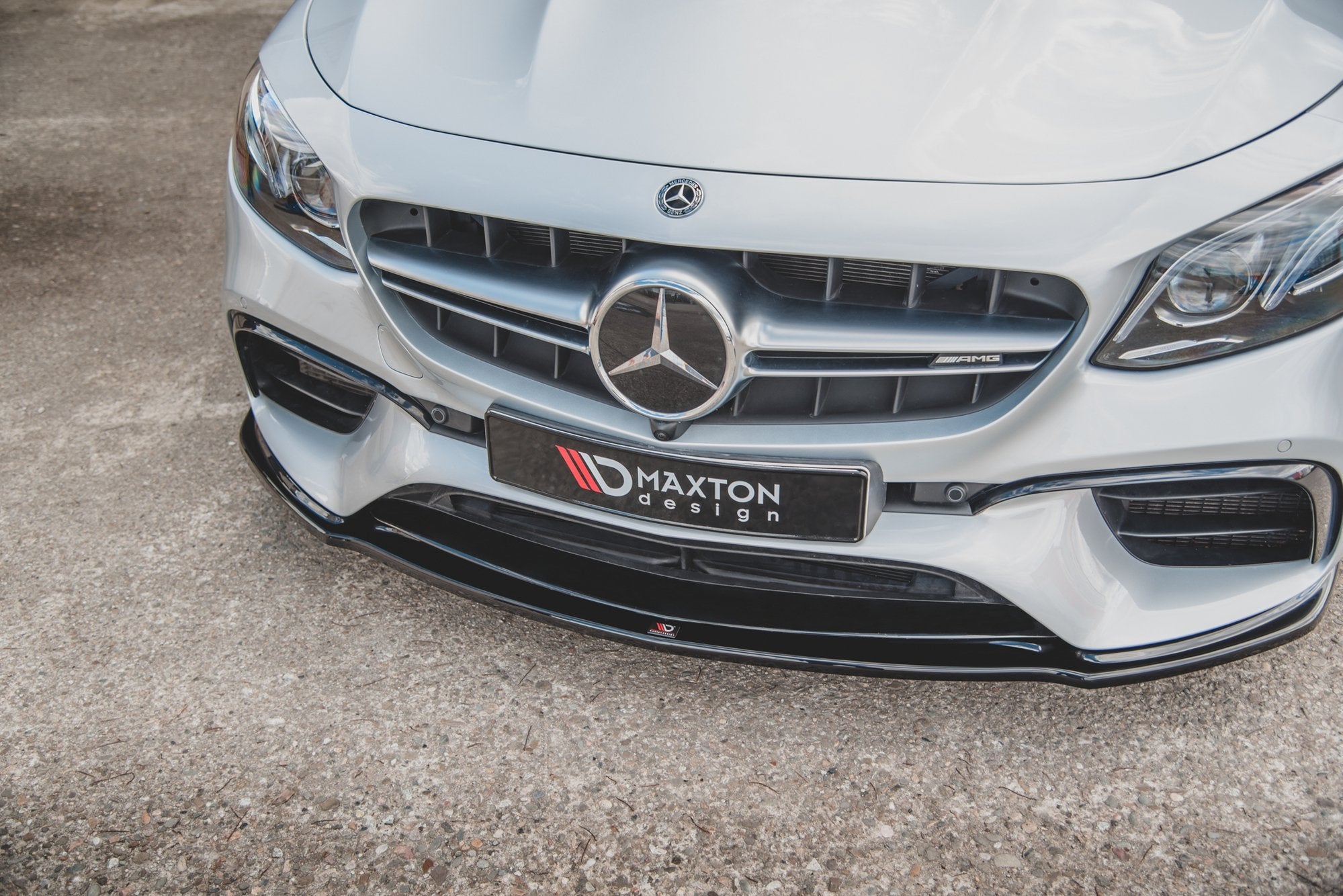 Maxton Design Street+ Spoilerlippe Front Ansatz V.2 passend für Mercedes-Benz E63 AMG Kombi/Limousine S213/W213 schwarz Hochglanz