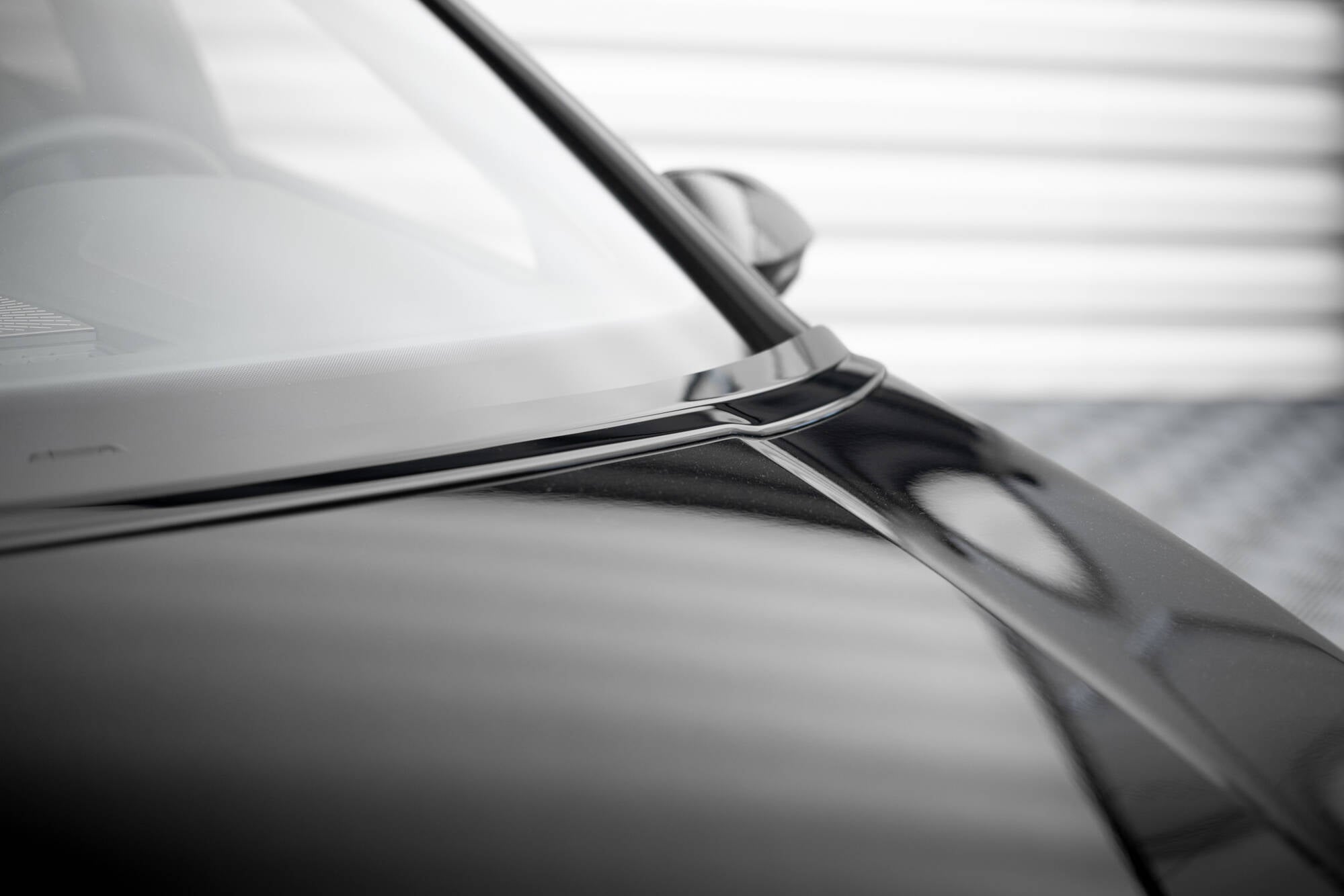 Maxton Design Verlängerung motorhaube VW Golf Mk8 schwarz Hochglanz für Volkswagen Golf Mk8