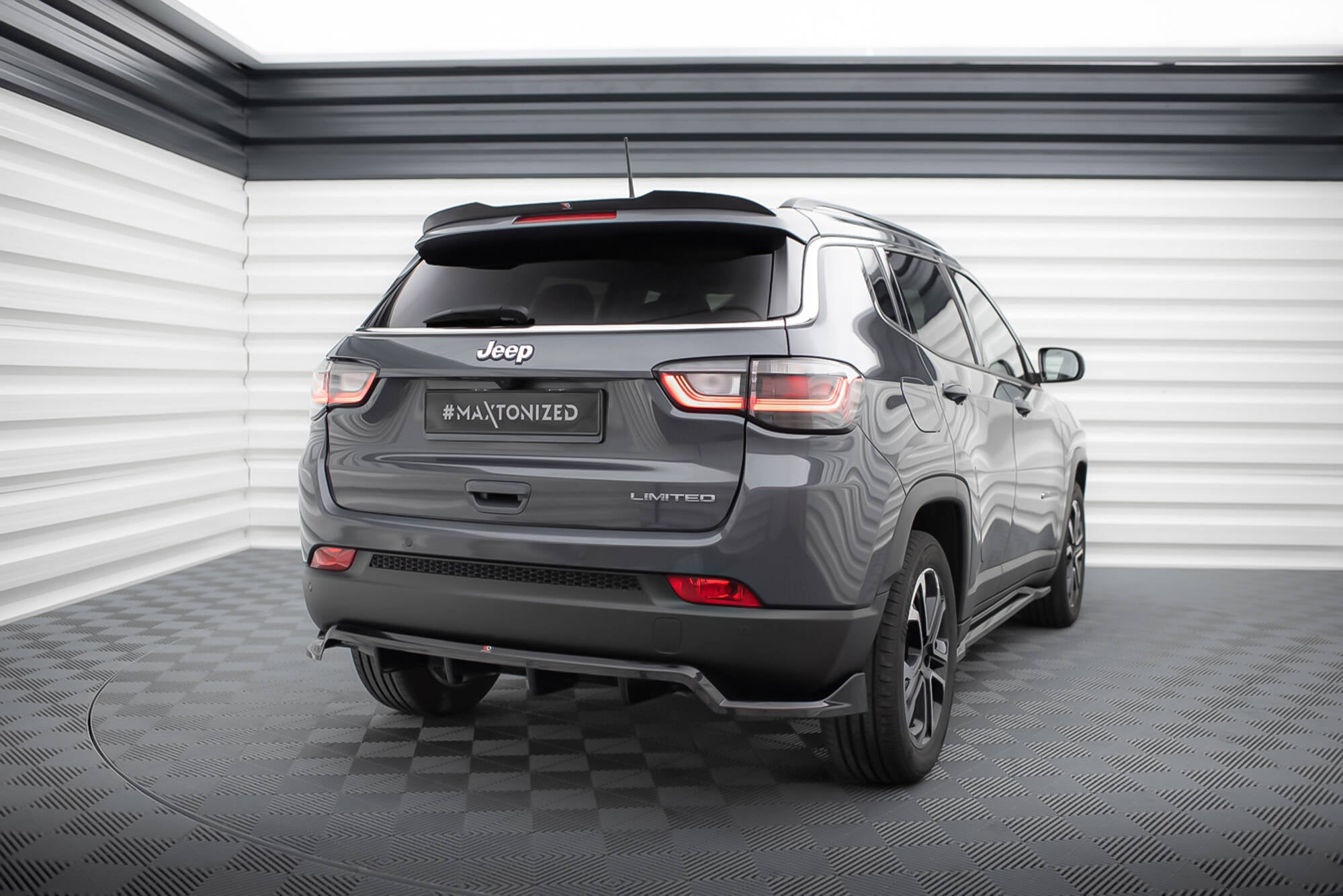 Maxton Design Spoiler CAP passend für Jeep Compass Limited Mk2 Facelift schwarz Hochglanz