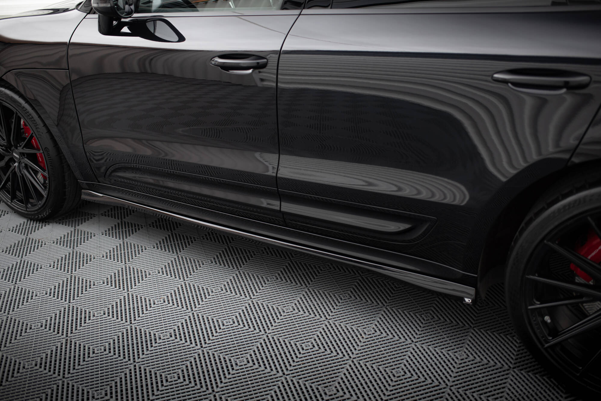 Maxton Design Street+ Seitenschweller Leisten passend für Porsche Macan T / GTS Mk1 Facelift 2 schwarz Hochglanz