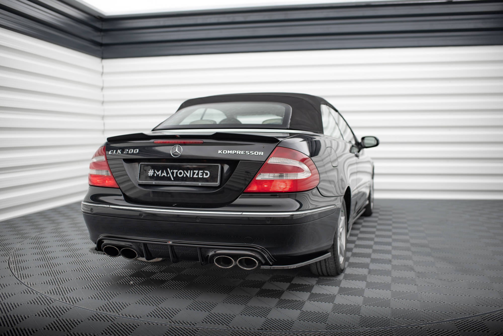 Maxton Design Heck Ansatz Flaps Diffusor V.2 passend für Mercedes-Benz CLK W209 schwarz Hochglanz