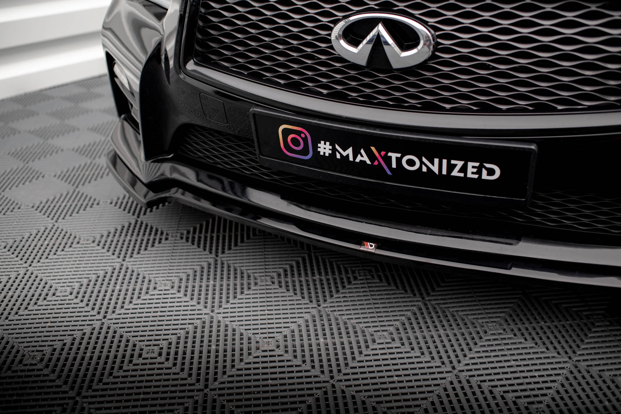 Maxton Design Street+ Spoilerlippe Front Ansatz V.1 passend für Infiniti Q50 S Mk1 schwarz Hochglanz