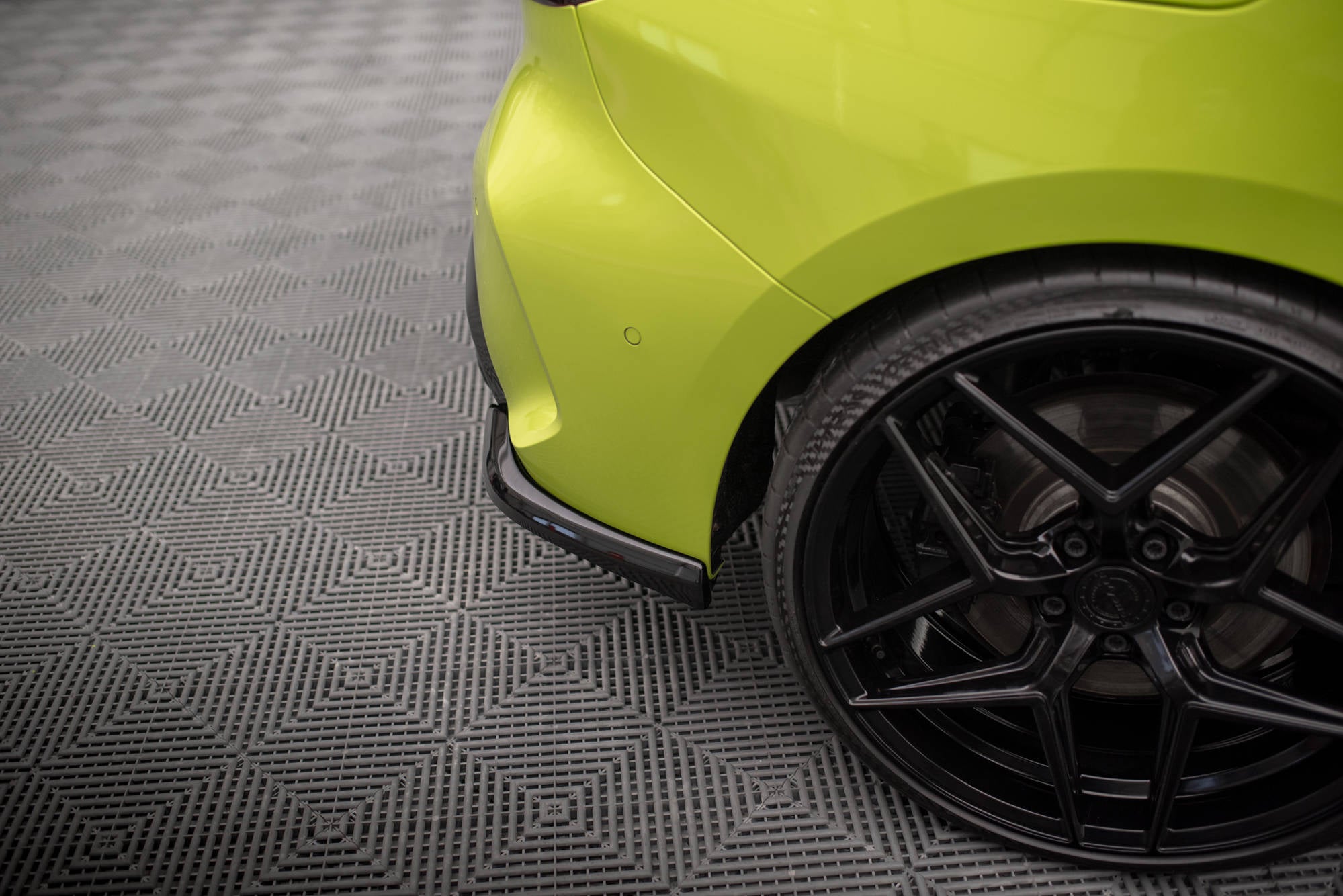Maxton Design Heck Ansatz Flaps Diffusor V.5 passend für (Für heckansatz v.3) BMW 1er M-Paket / M135i / 128ti F40 schwarz Hochglanz