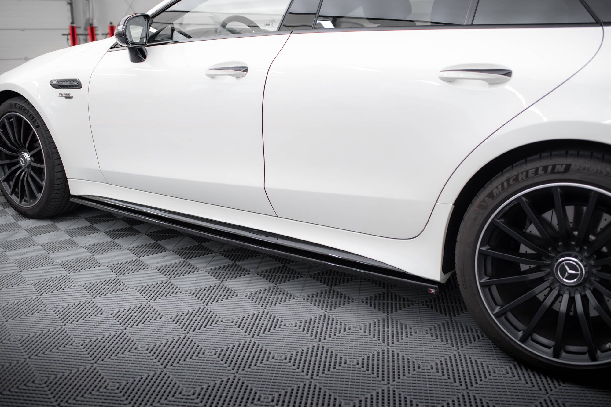 Maxton Design Street+ Seitenschweller Leisten passend für Mercedes-AMG GT 43 4 Door Coupe V8 Styling Package X290 schwarz Hochglanz
