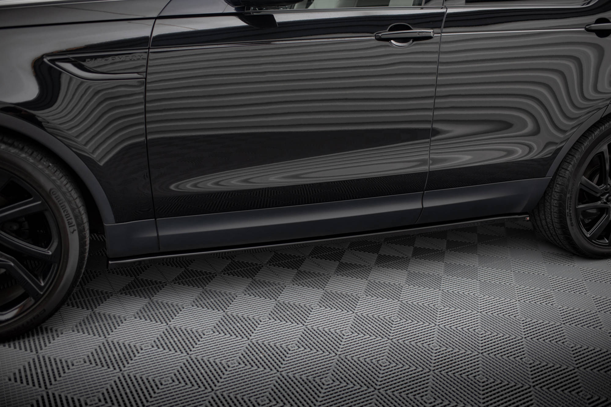 Maxton Design Street+ Seitenschweller Leisten passend für Land Rover Discovery HSE Mk5 schwarz Hochglanz