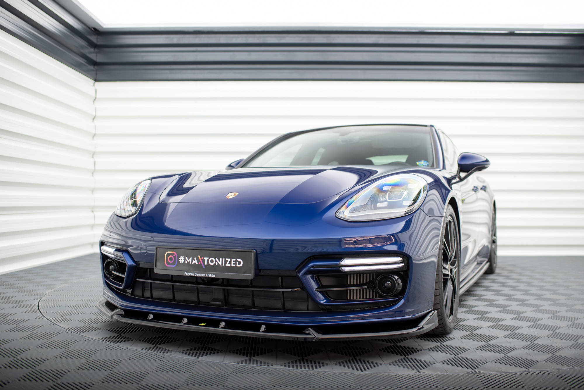 Maxton Design Street+ Spoilerlippe Front Ansatz passend für Porsche Panamera GTS Sport Turismo 971 Facelift schwarz Hochglanz