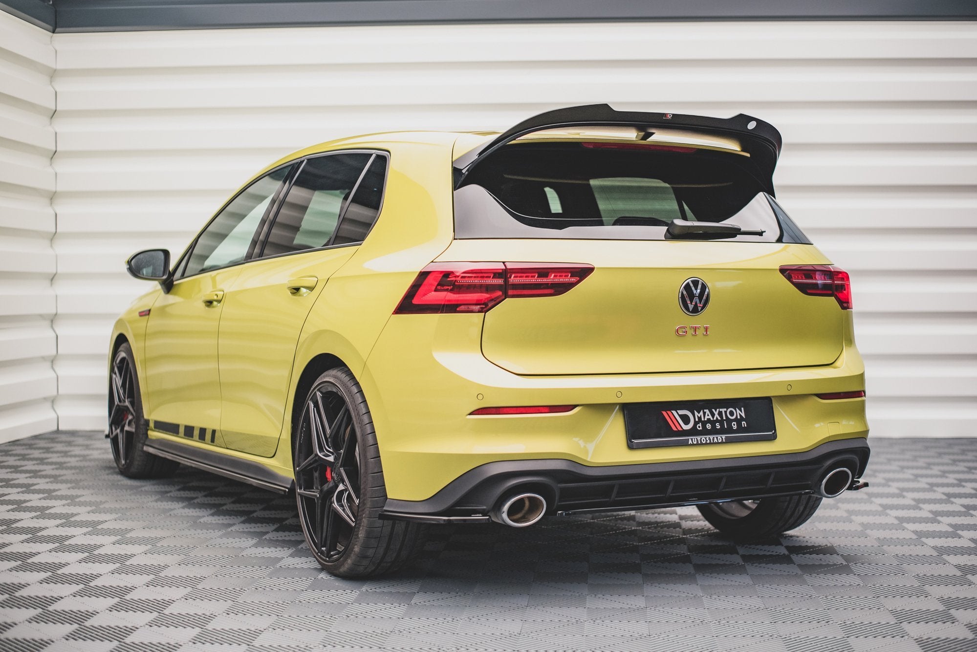 Maxton Design Heck Ansatz Flaps Diffusor V.2 für Volkswagen Golf 8 GTI Clubsport schwarz matt
