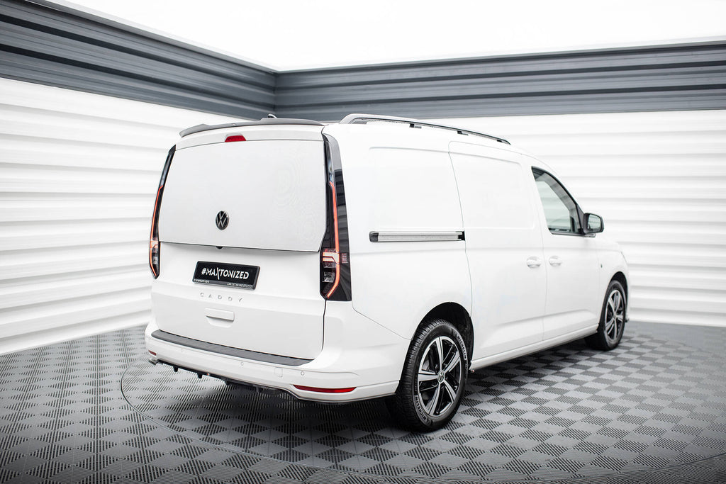 Maxton Design Street+ Mittlerer Diffusor RACE passend für VW Caddy Maxi Mk5 schwarz Hochglanz