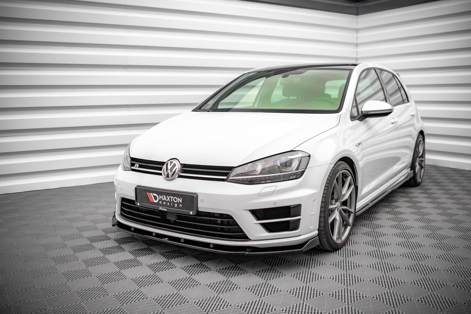 Maxton Design Street+ Spoilerlippe Front Ansatz V.4 passend für VW Golf R / R-Line Mk7 schwarz Hochglanz