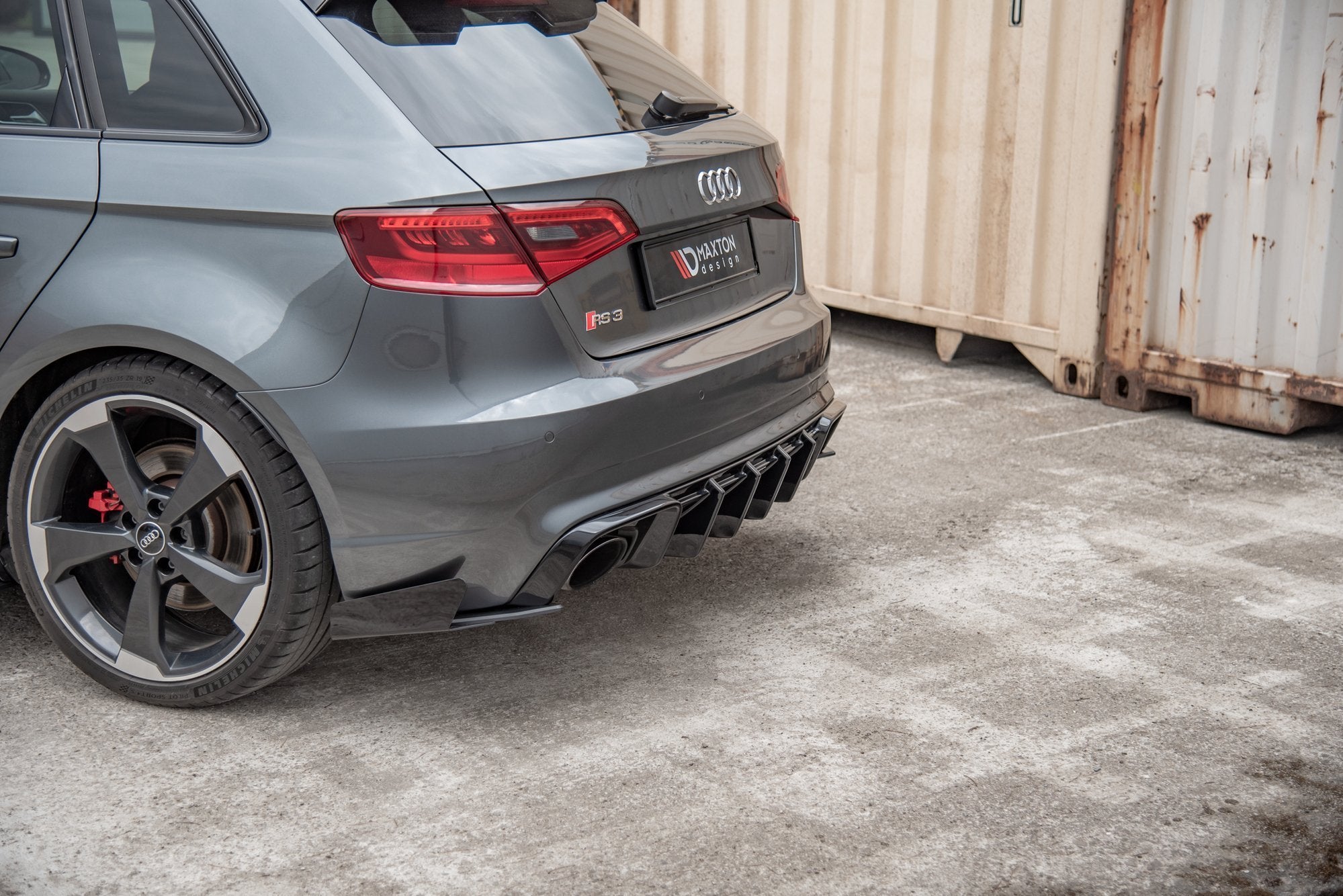 Maxton Design Street Pro Heck Ansatz Flaps Diffusor + Flaps passend für Audi RS3 8V Sportback schwarz Hochglanz