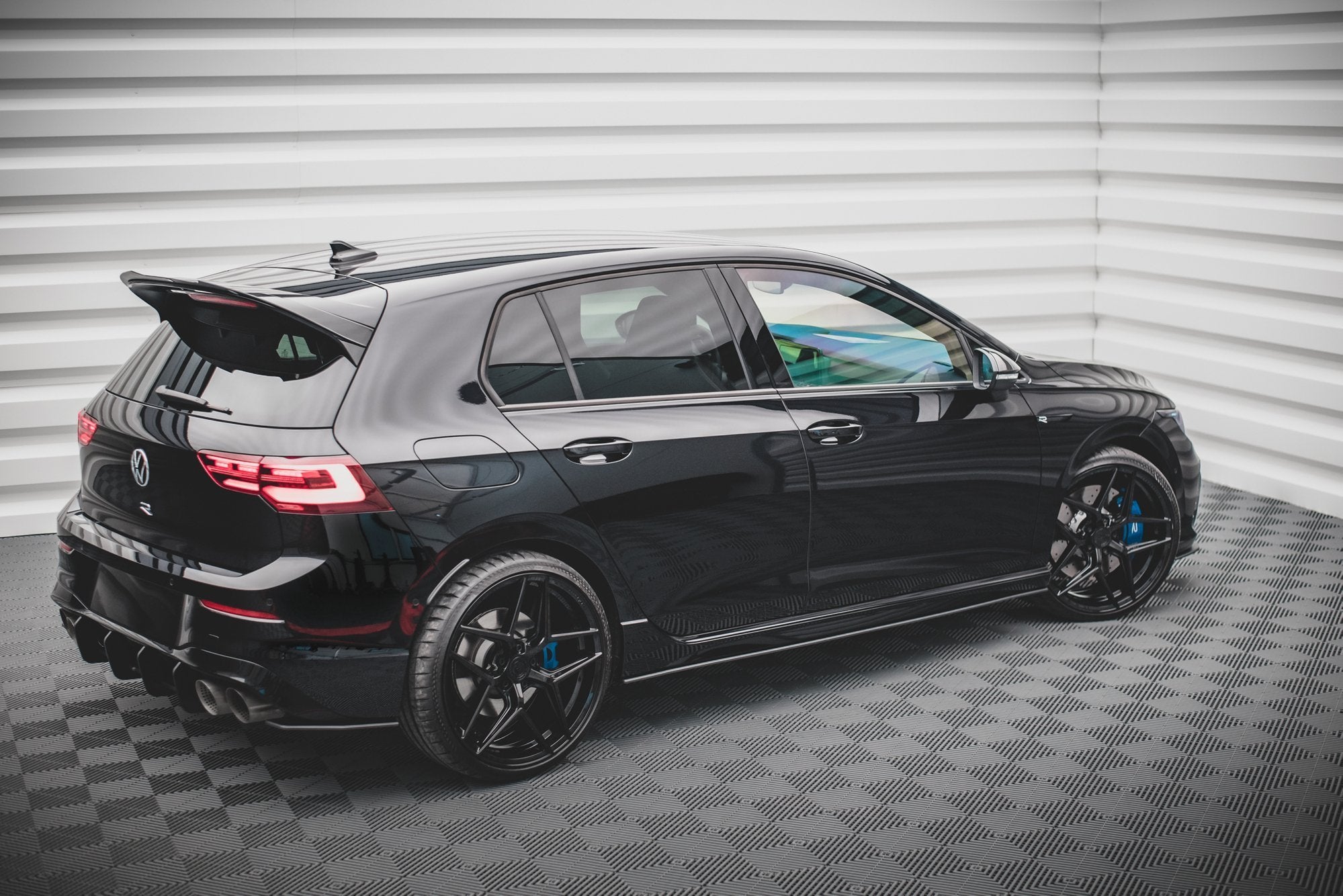 Maxton Design Street Pro Heck Ansatz Flaps Diffusor V.1 passend für VW Golf R Hatchback Mk8 / Mk8 Facelift