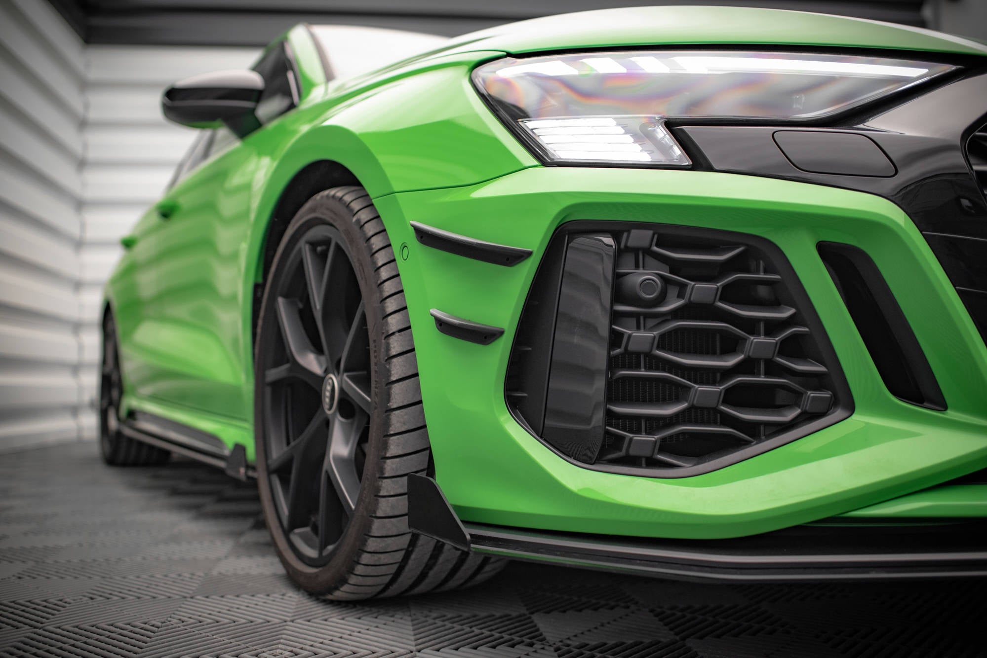 Maxton Design Stoßstangen Flaps Wings vorne Canards passend für Audi RS3 8Y