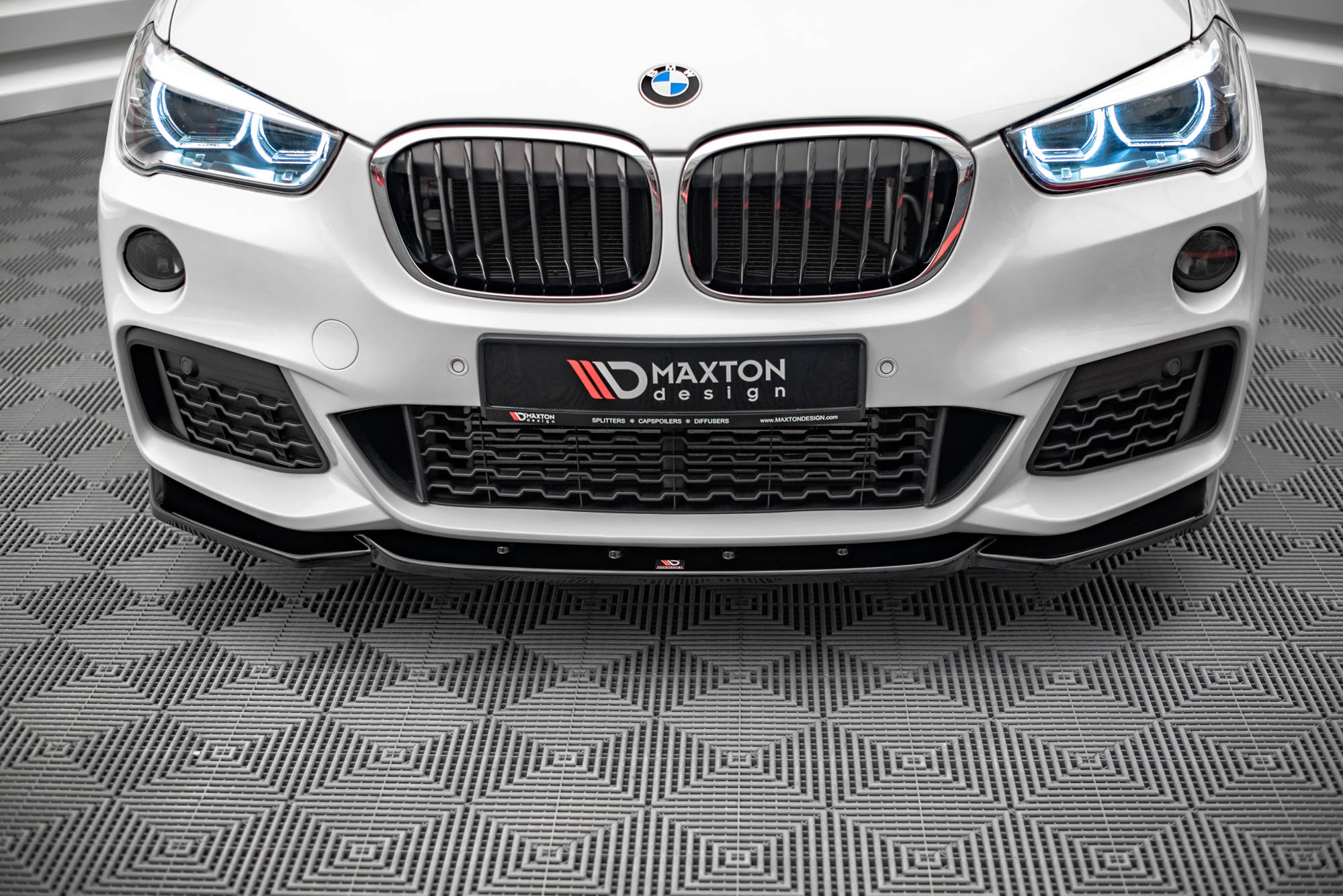 Maxton Design Street+ Spoilerlippe Front Ansatz V.1 passend für BMW X1 M-Paket F48 schwarz Hochglanz